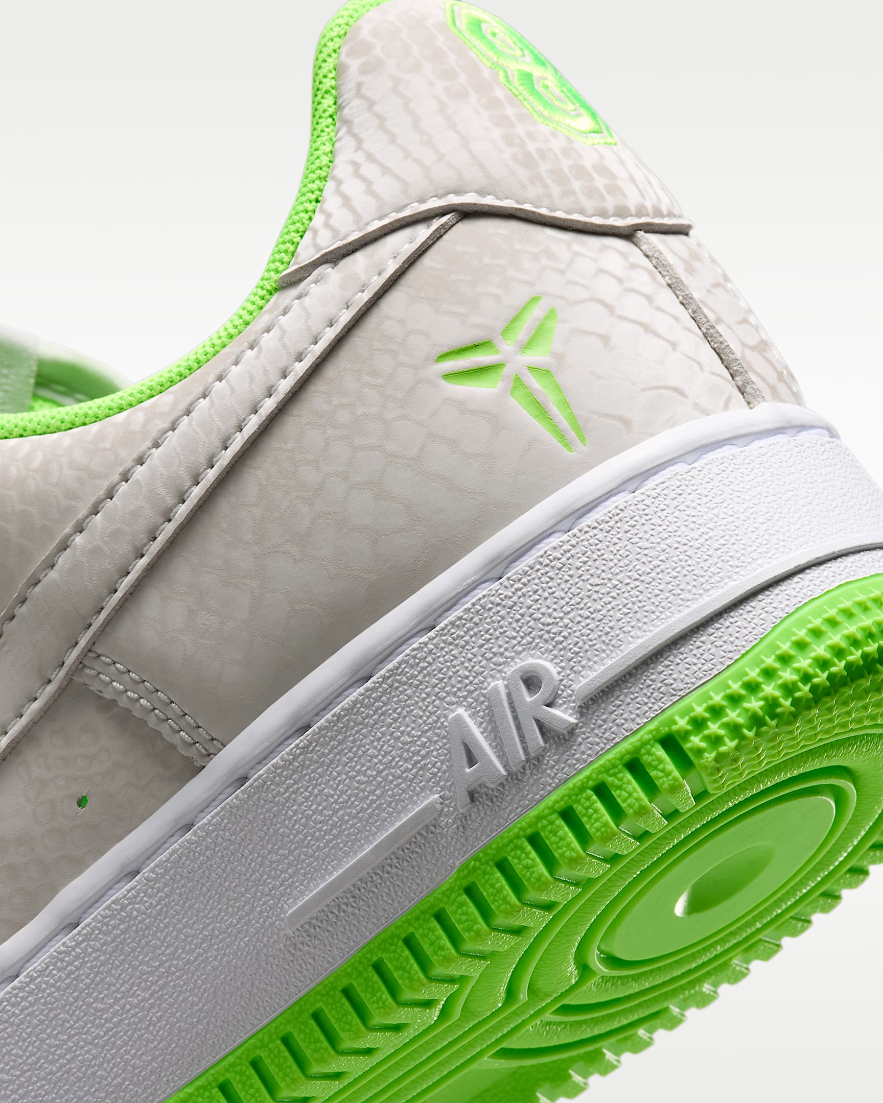 รองเท้าผู้ชาย Kobe Air Force 1 Low - Vast Grey/ขาว/Electric Green