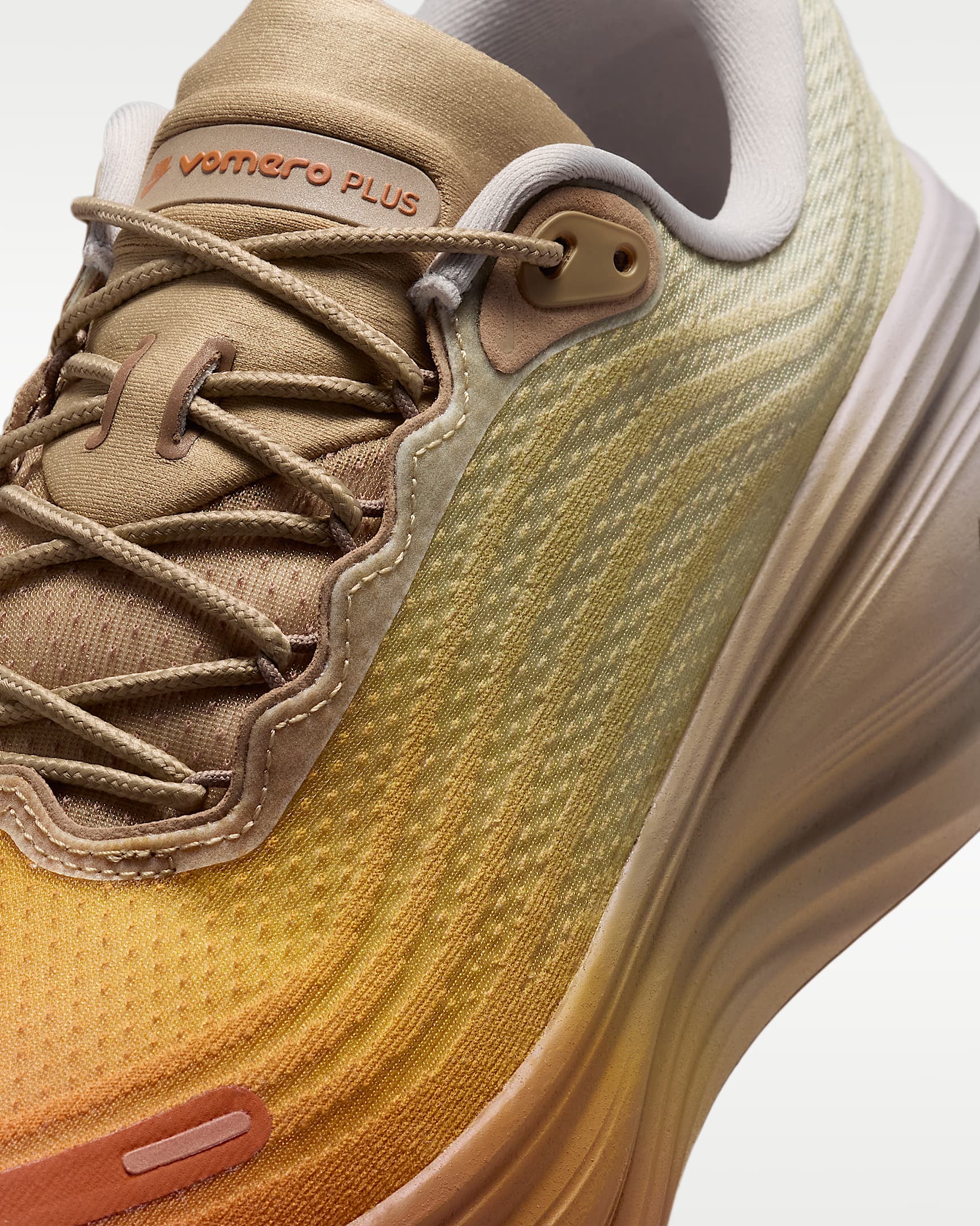 Nike Vomero Plus Men's Shoes - Desert Camo/Ceramic/College Grey/Yukon Brown