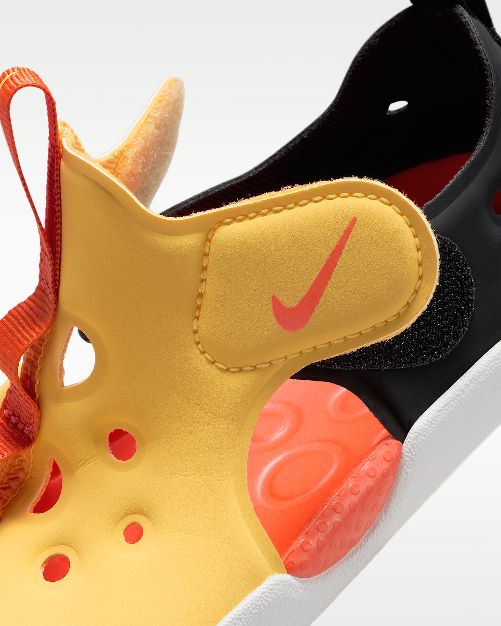 Nike Sunray Protect 4 Younger Kids' Sandals - Topaz Gold/Black/Turf Orange