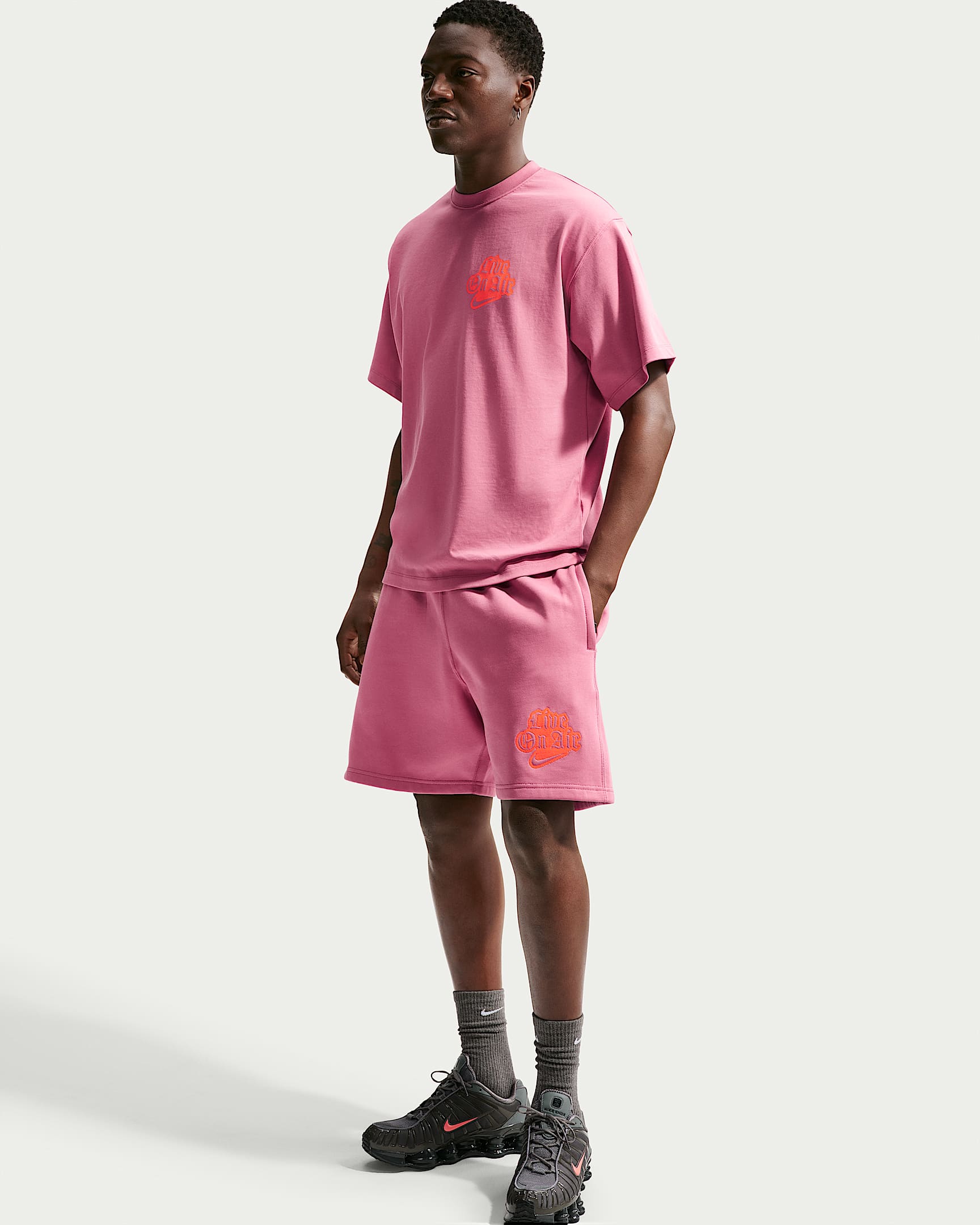 Nike Solo Swoosh Men‘s Fleece Shorts - Peony