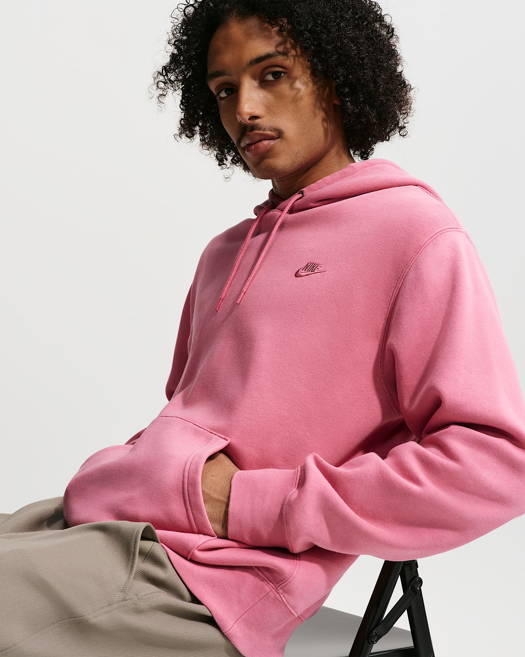Nike Sportswear Club Men's Washed Fleece Hoodie - Peony/Peony
