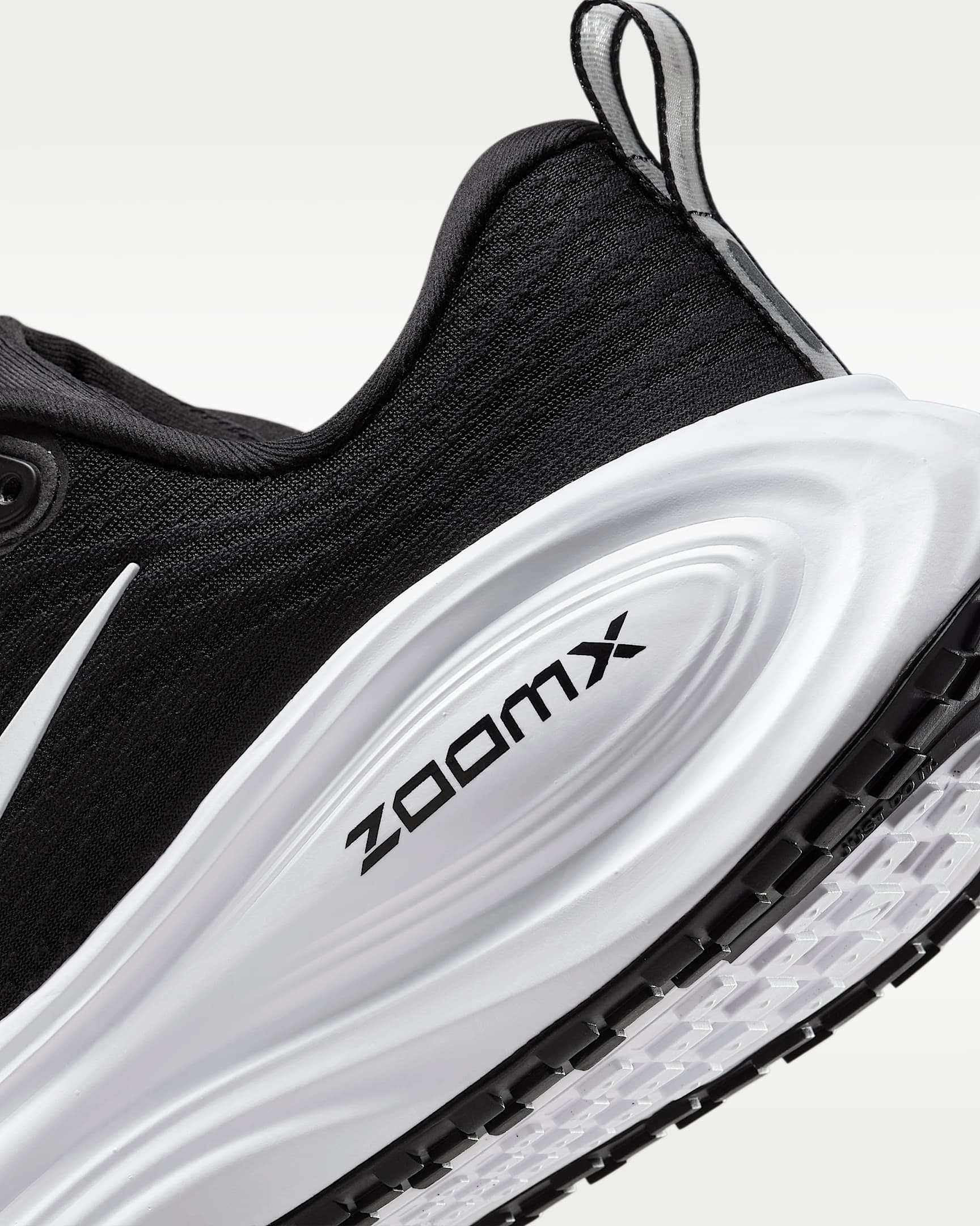 Tenis de correr en pavimento para mujer Nike Vomero Plus - Negro/Gris azulado/Gris oscuro metálico/Blanco