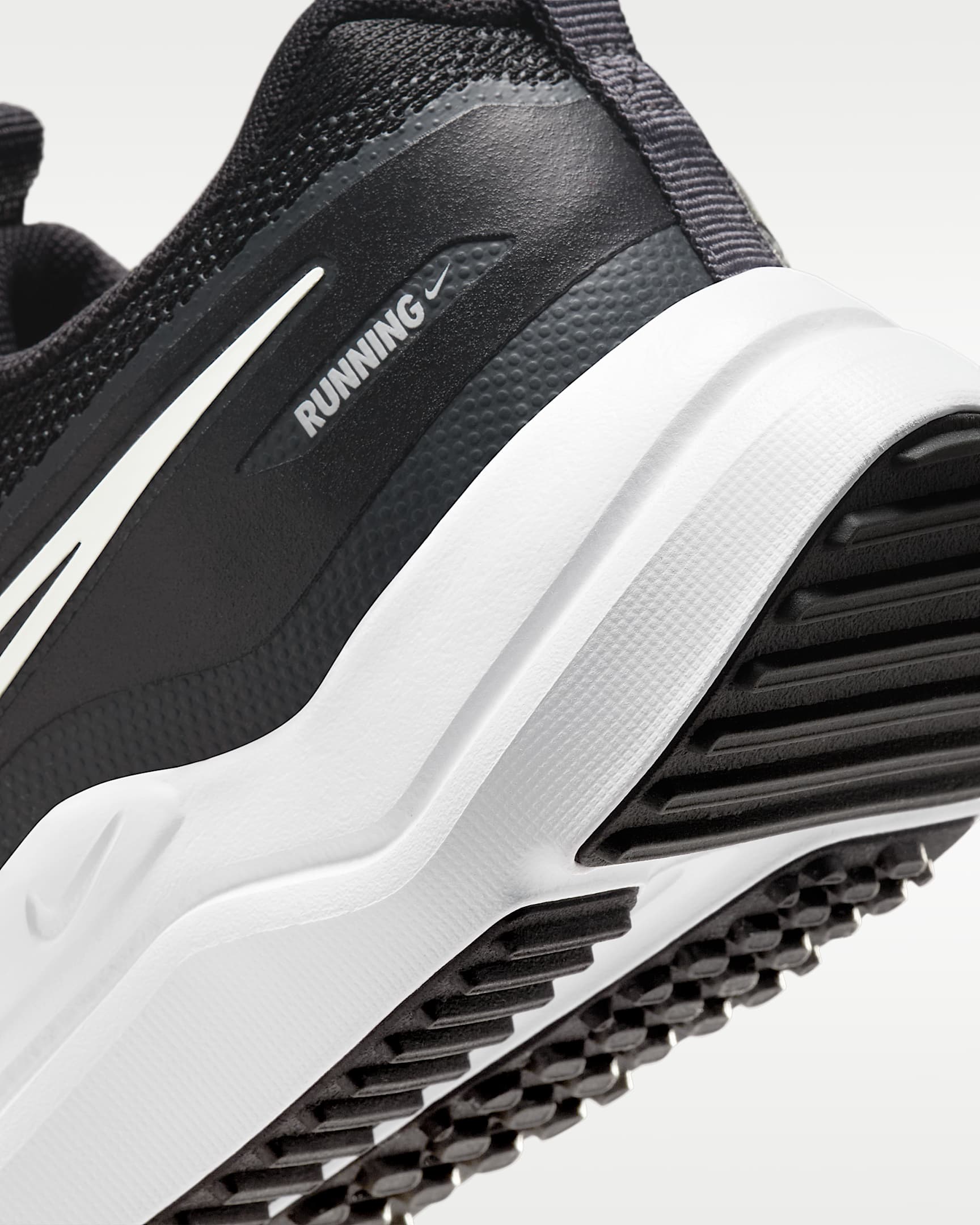 Nike Cosmic Runner Older Kids' Road Running Shoes - Black/Anthracite/White