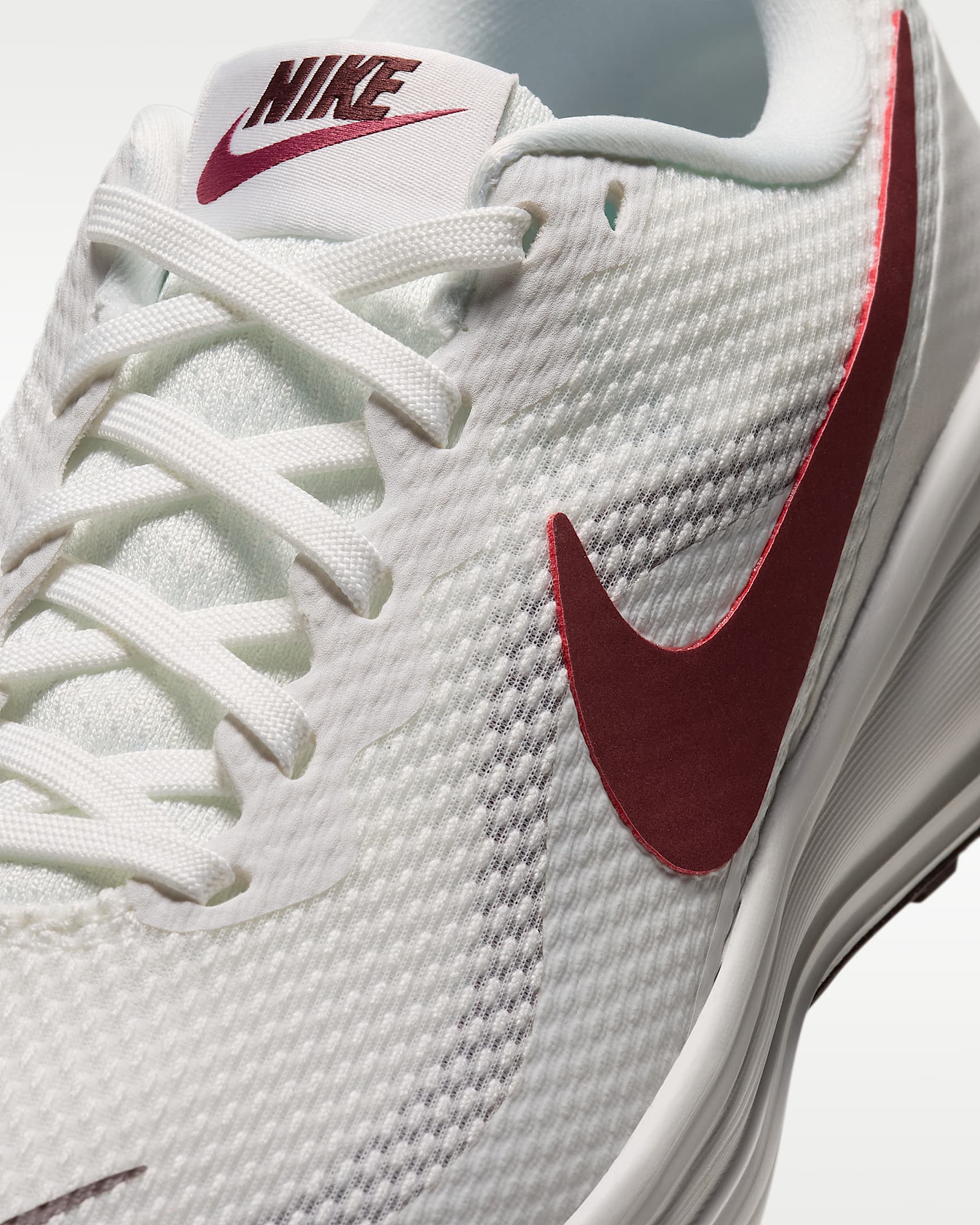 Nike Revolution 8 hardloopschoenen voor dames (straat) - Summit White/Metallic Silver/Mystic Dates/Pink Smoke