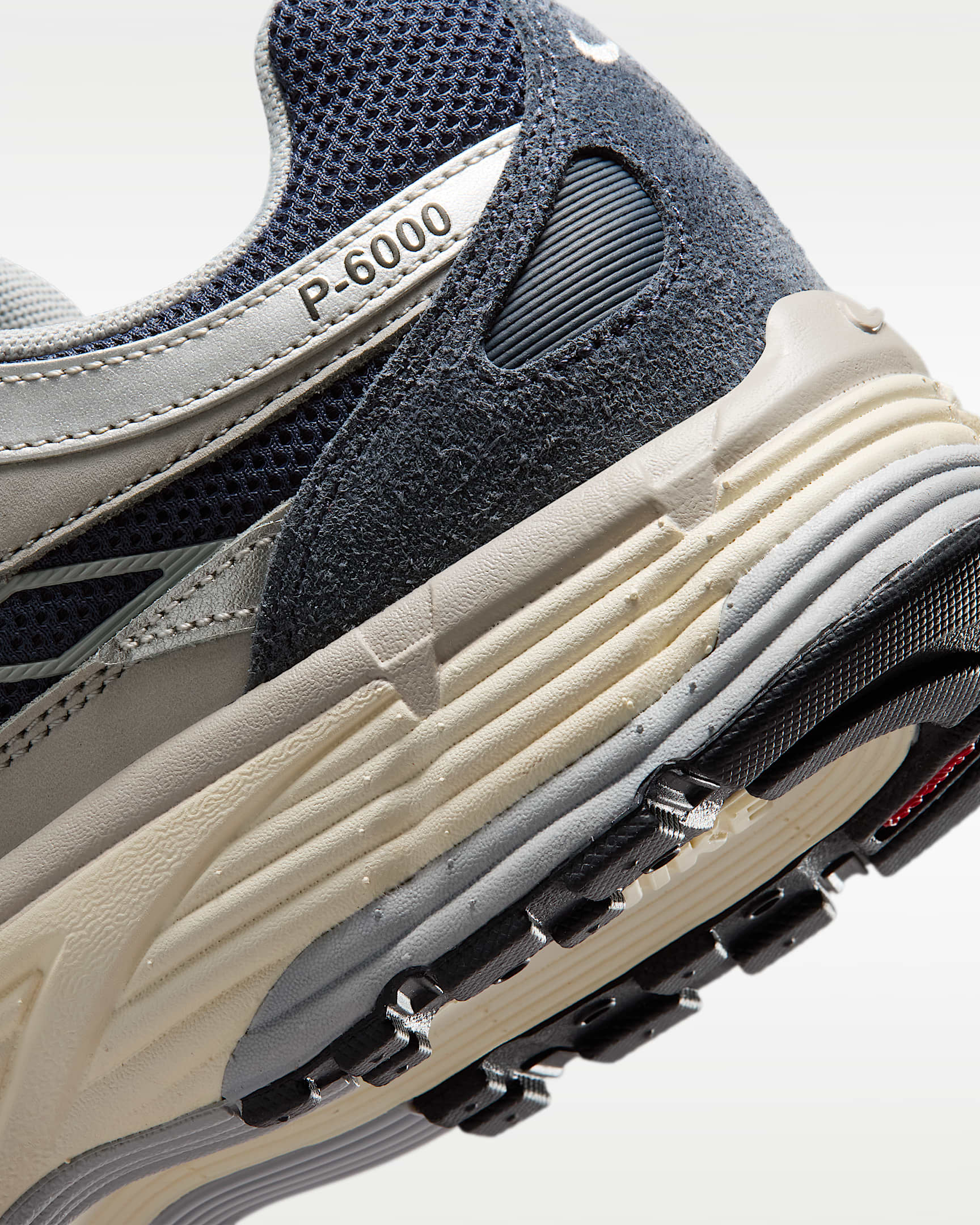 Nike P-6000 herenschoenen - Thunder Blue/Pale Ivory/Slate/Sail
