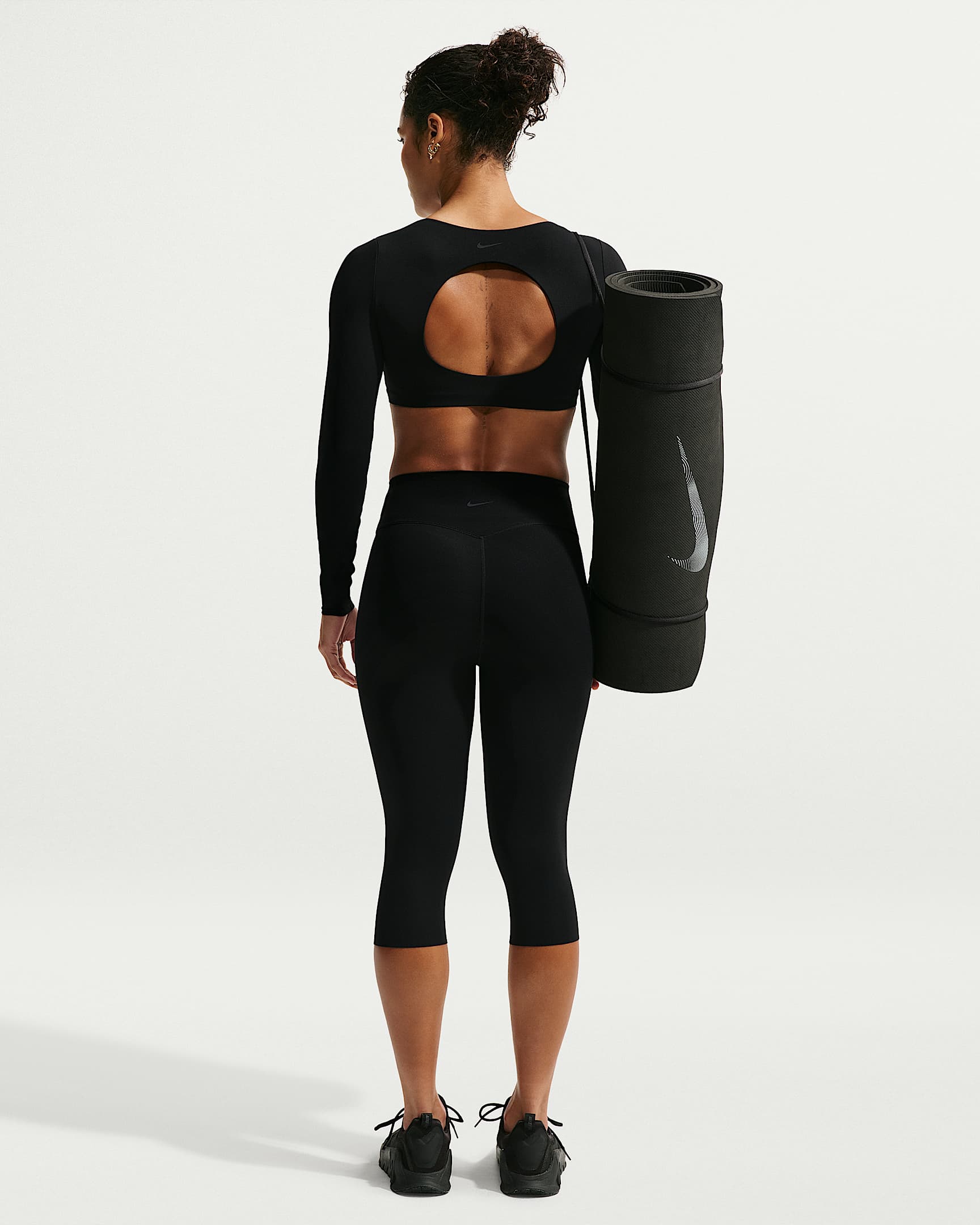 Nike Zenvy Women's Light-Support Padded Long-Sleeve Sports Bra - Black/Cool Grey