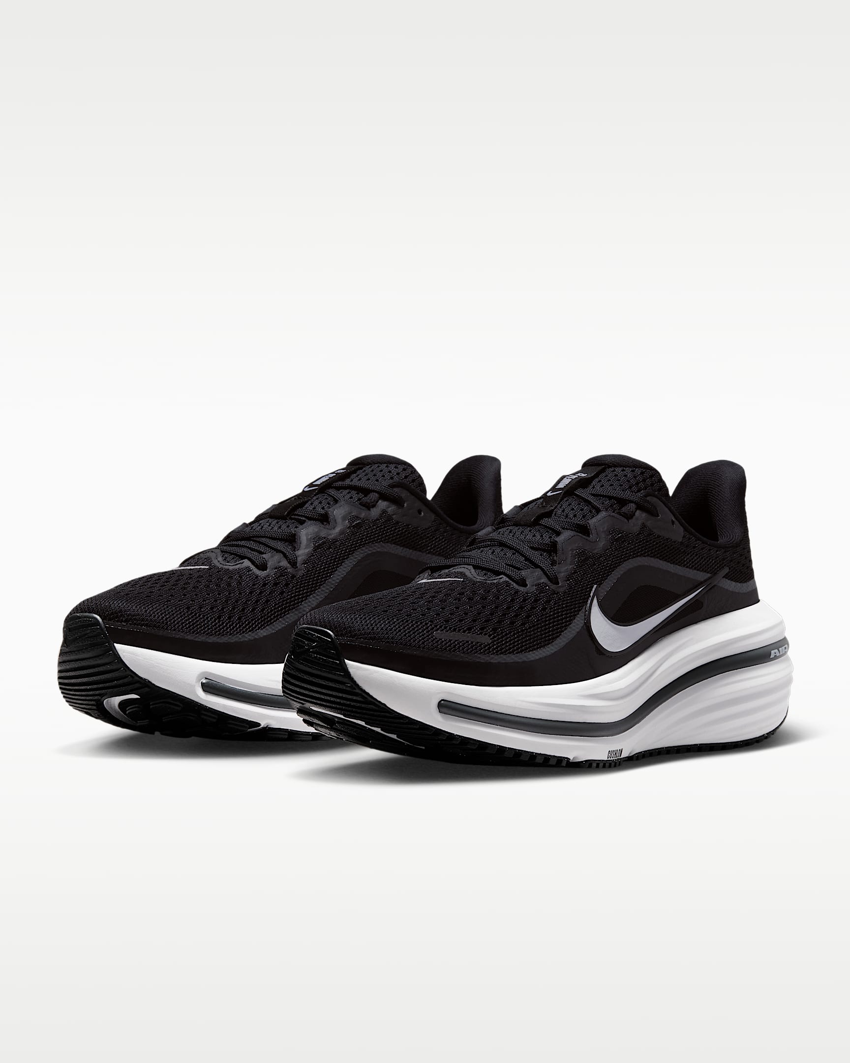 Nike Winflo 12 Straßenlaufschuh (Damen) - Schwarz/Dark Smoke Grey/Weiß