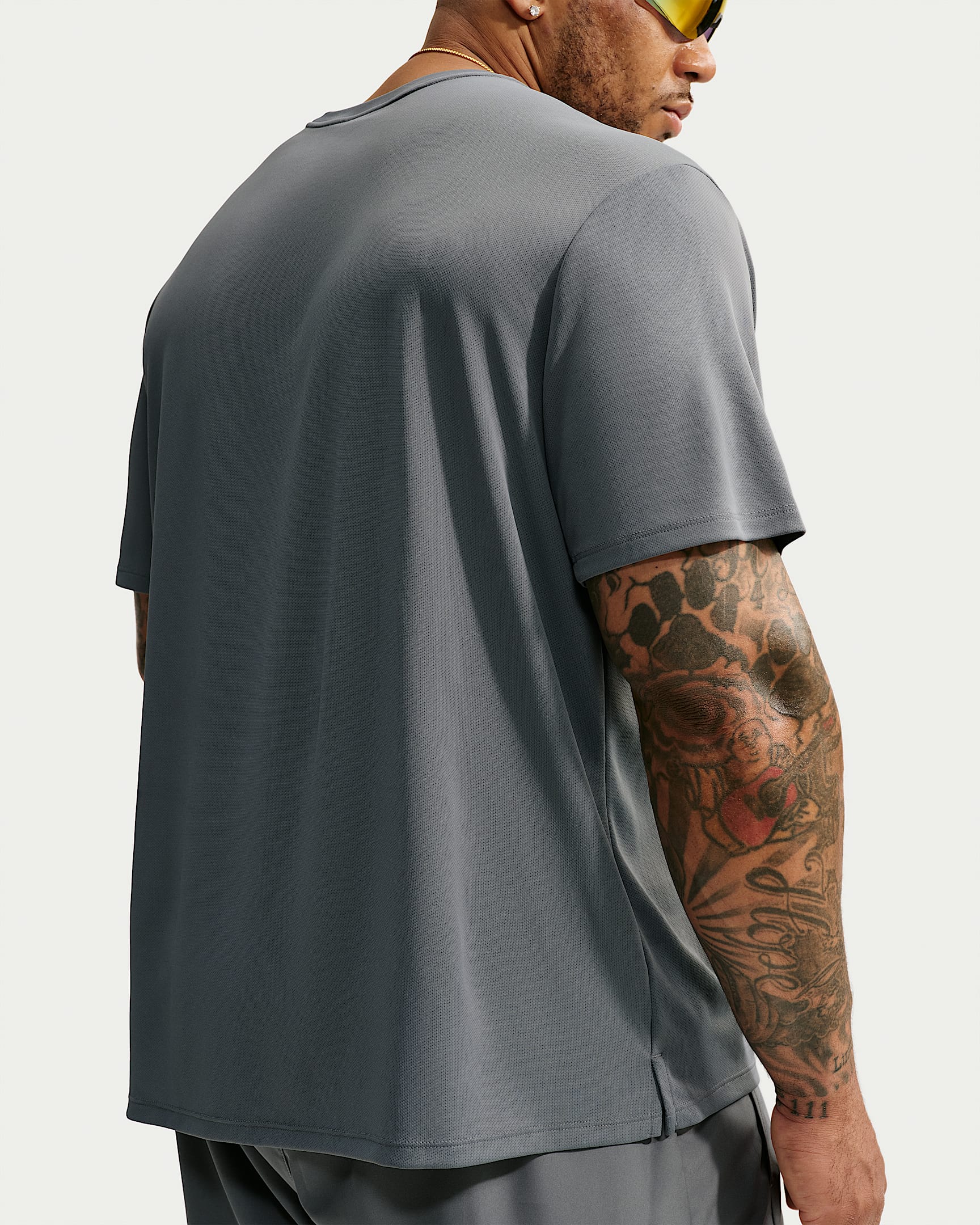 Nike Miler Men's Dri-FIT Short-Sleeve Running Top - Smoke Grey/Iron Grey
