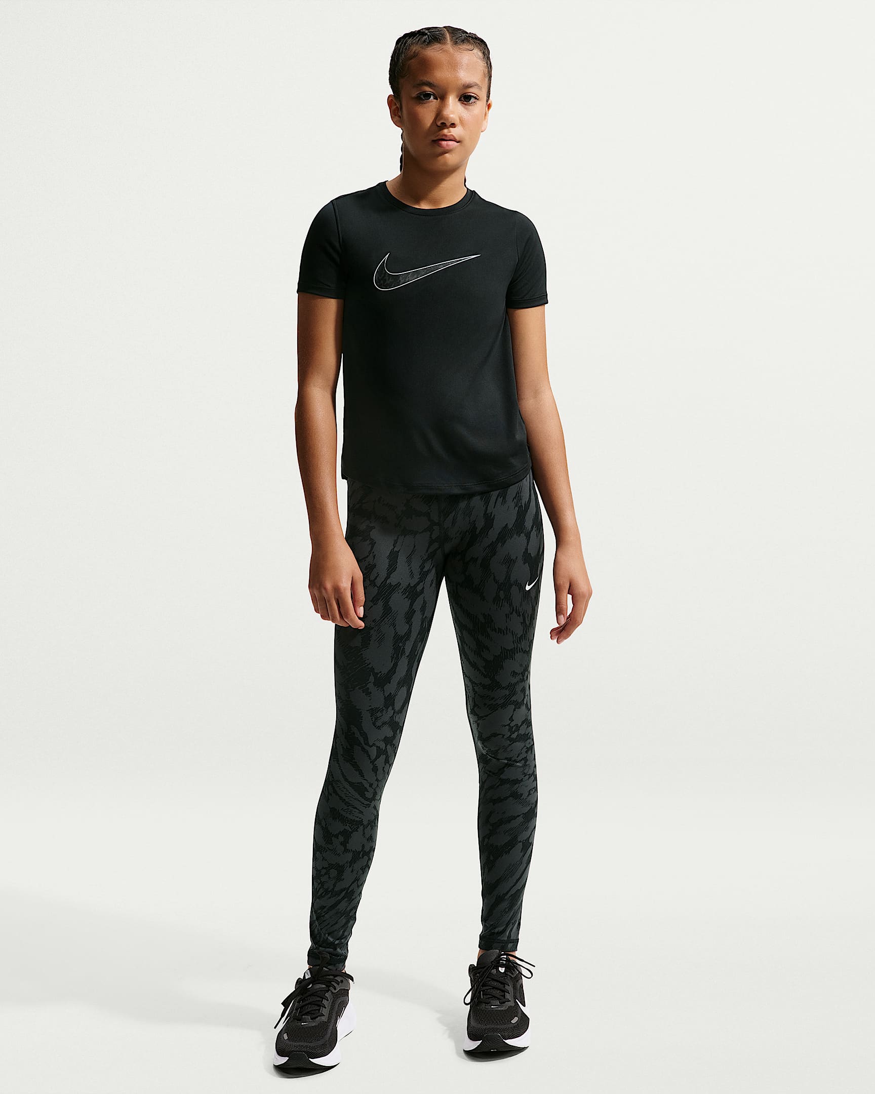 Tričko Nike Pro pro větší děti (dívky) - Černá