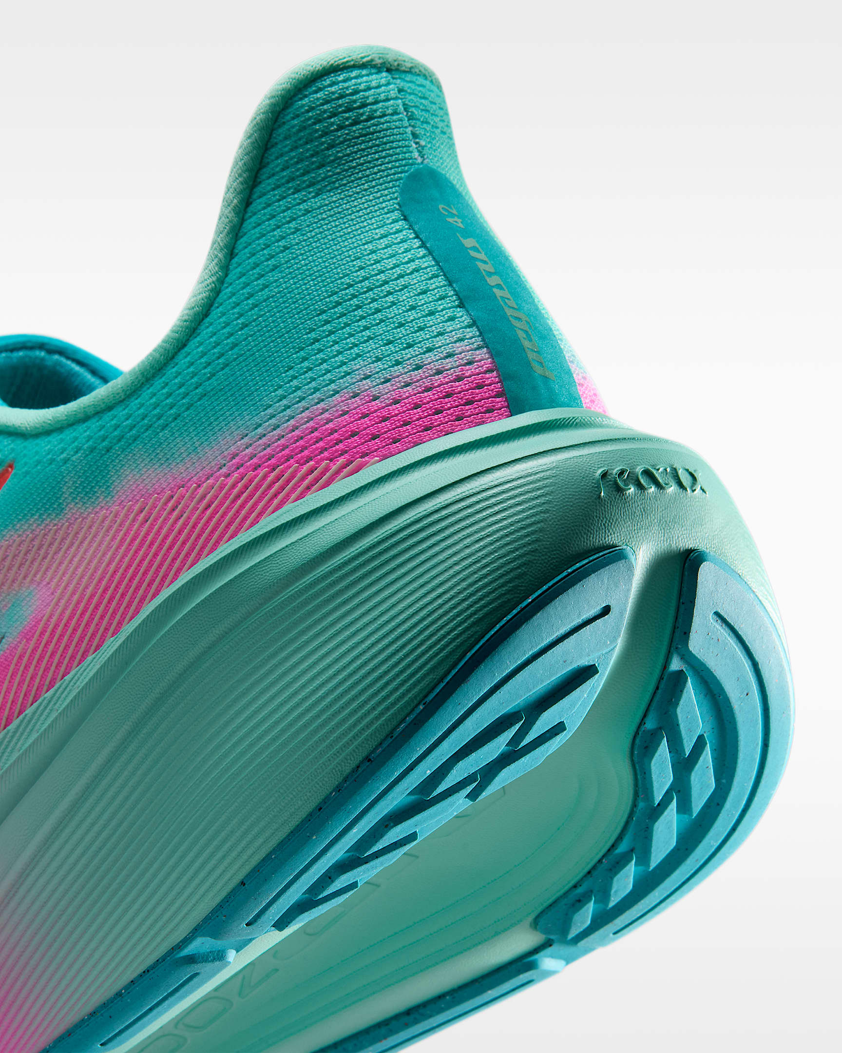 Nike Pegasus 42 hardloopschoenen voor heren (straat) - Pink Spell/Bleached Turquoise/Dusty Cactus/Laser Crimson
