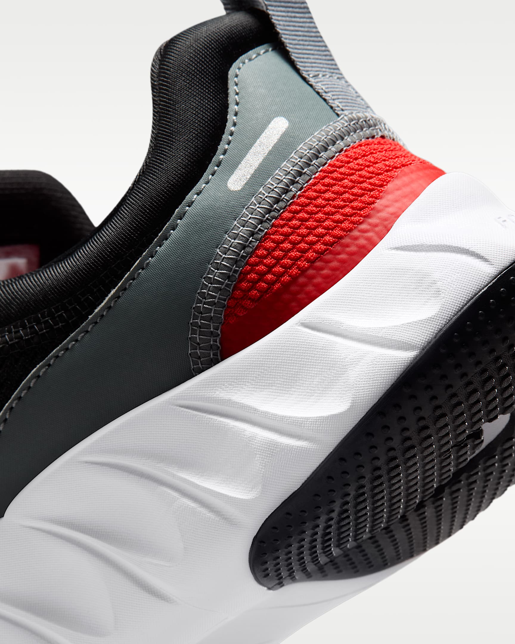 รองเท้าวิ่งเด็กโต Nike Free Ride - ดำ/Cool Grey/University Red/ขาว