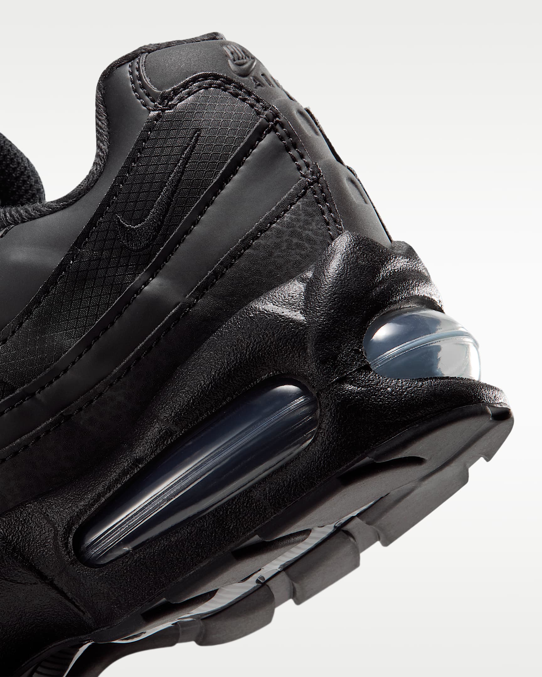 Nike Air Max 95 Essential Older Kids' Shoes - Black/Black/Anthracite/Black