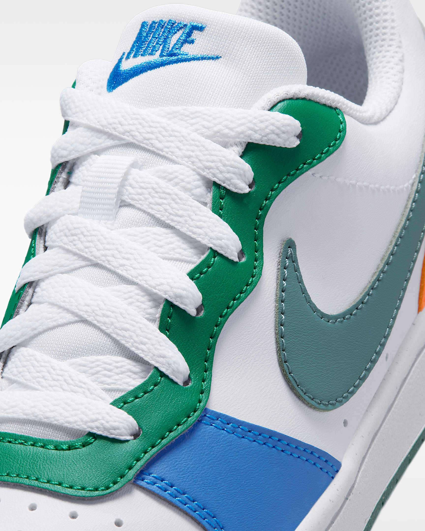 Tenis para niños grandes Nike Court Borough Low Recraft - Blanco/Malaquita/Azul cristal/Pizarra mineral