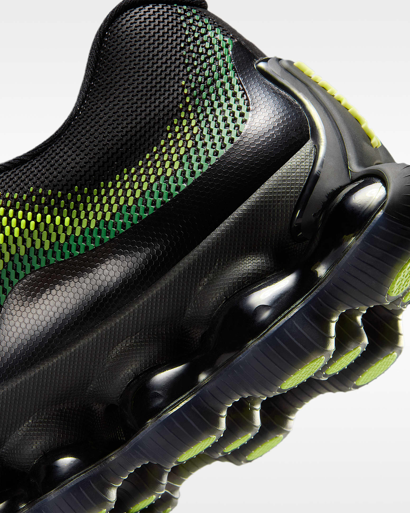 Nike Air Liquid Max Men's Shoes - Black/Green Apple/Volt/Chrome