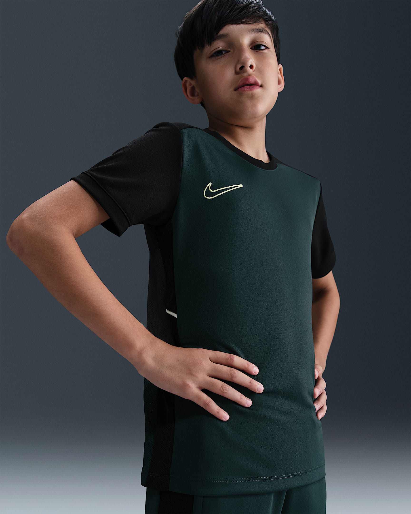 Nike Academy Dri-FIT Genç Çocuk Futbol Üstü - Seaweed/Siyah/Limelight/Limelight