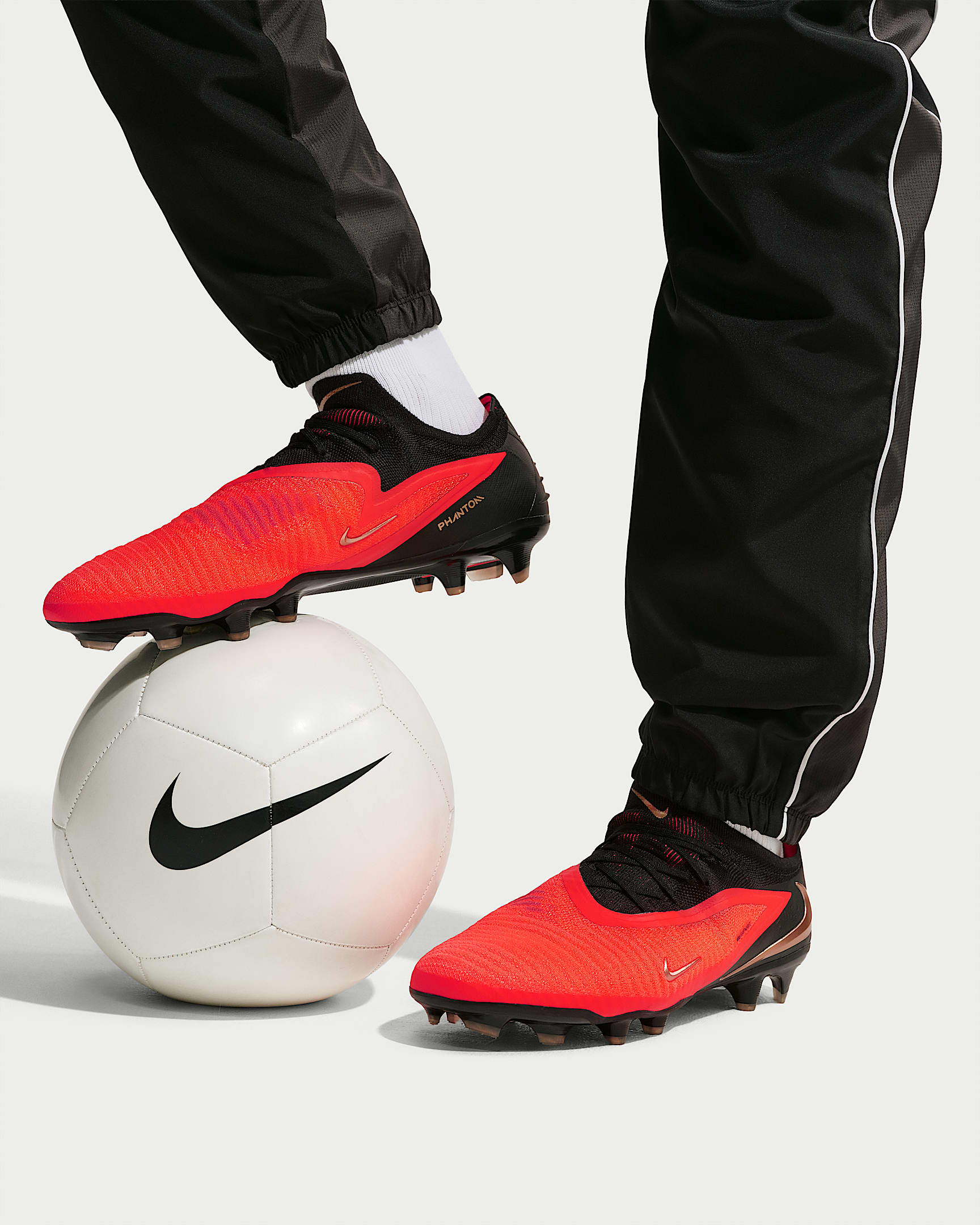Nike Phantom 6 Low Elite Firm-Ground Soccer Cleats - Bright Crimson/Bright Crimson/Black
