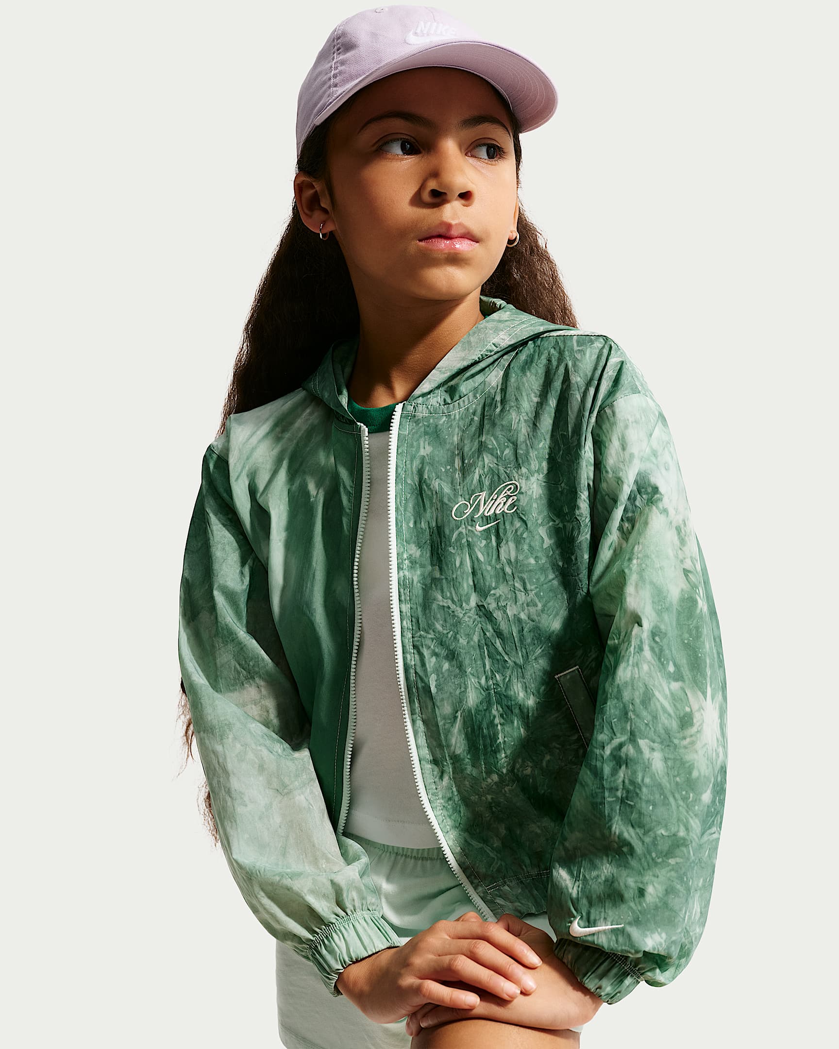 Nike Sportswear Club vevd treningsjakke til jente - Barely Green/Soft Pearl