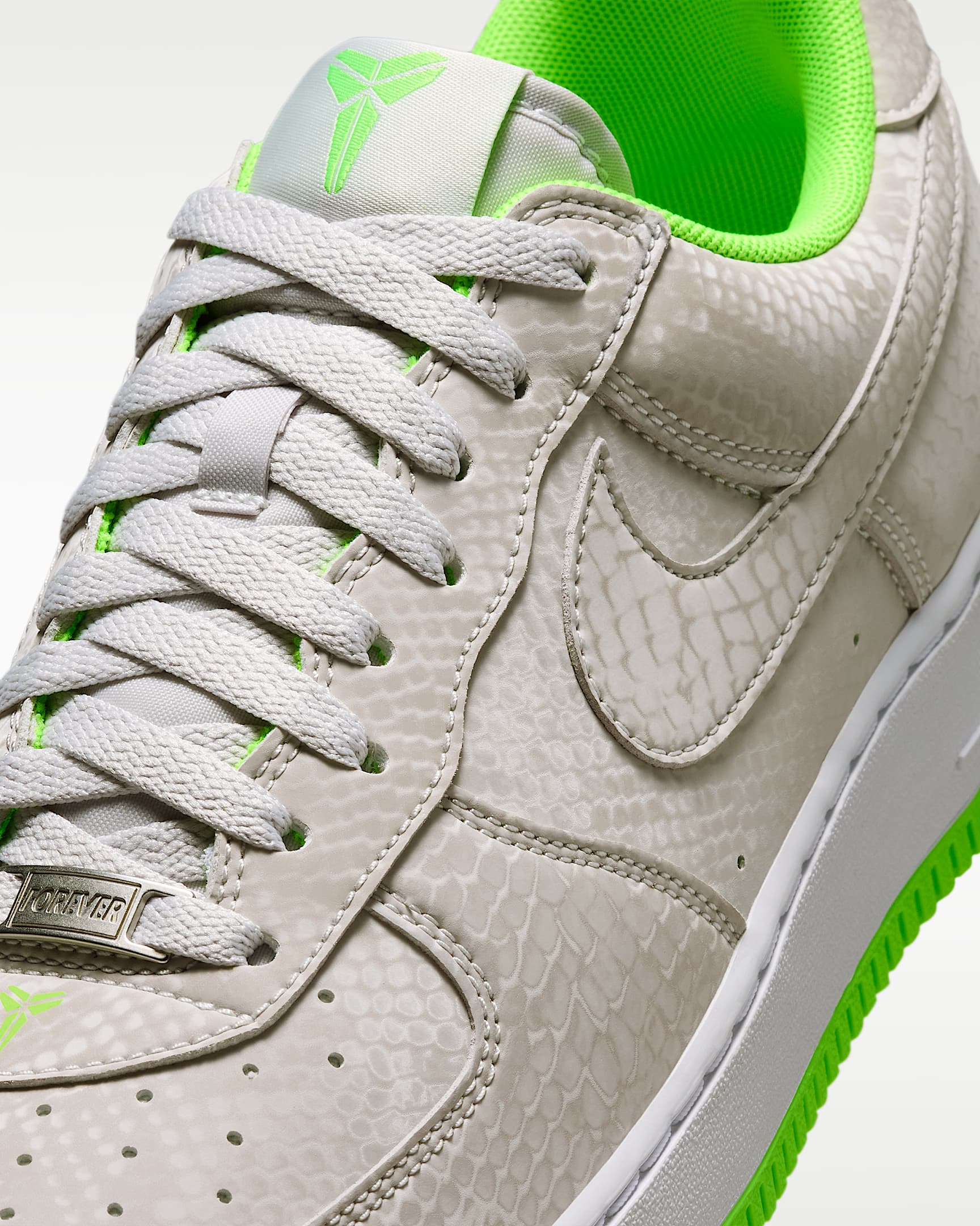 รองเท้าผู้ชาย Kobe Air Force 1 Low - Vast Grey/ขาว/Electric Green