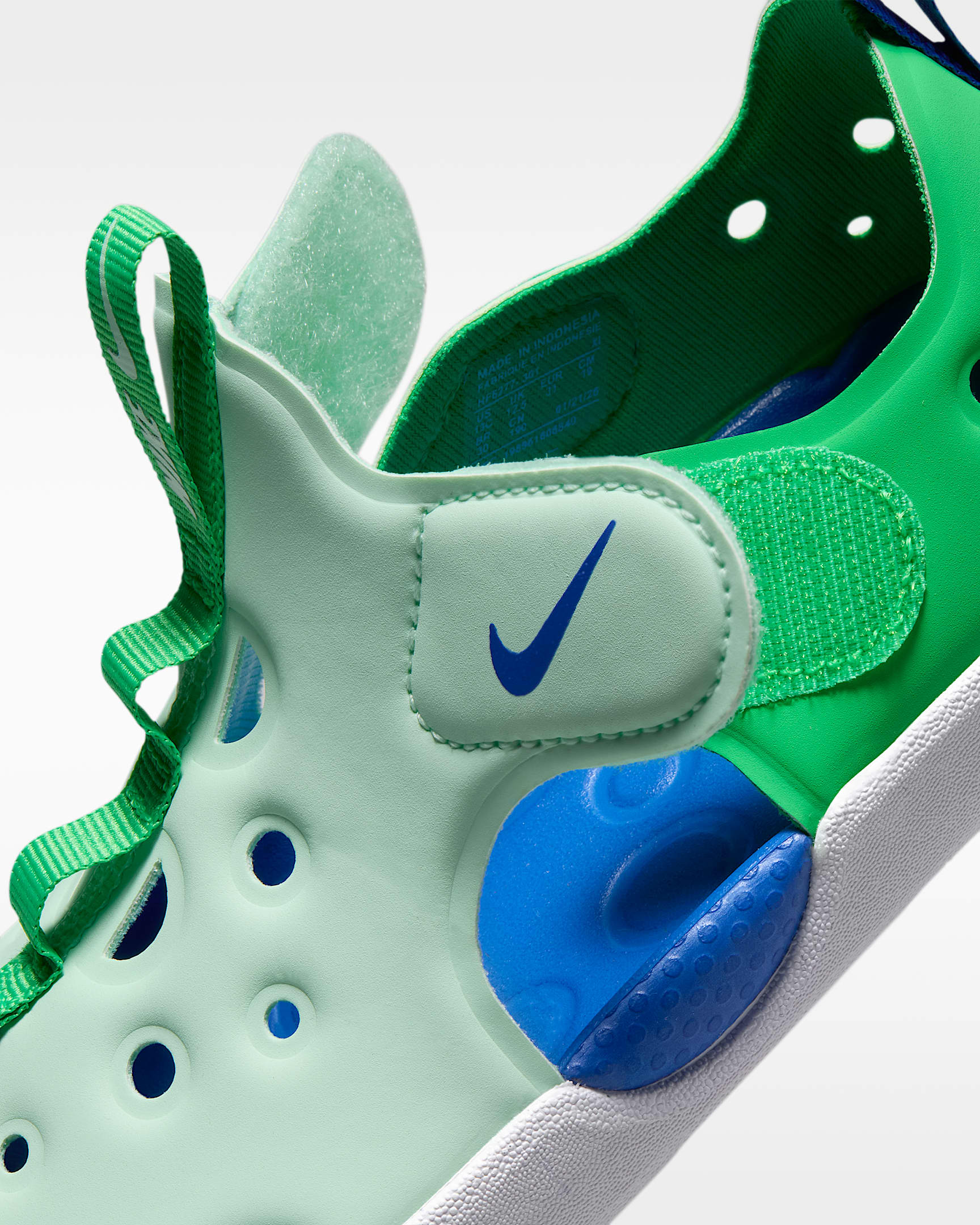 Nike Sunray Protect 4 Younger Kids' Sandals - Arctic Green/Green Spark/White/Racer Blue