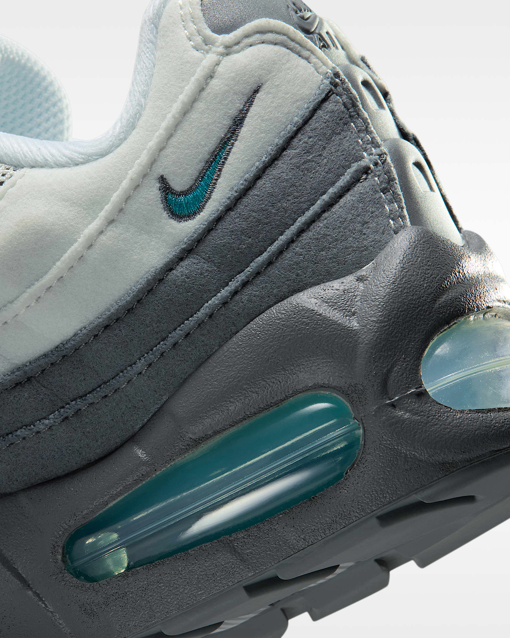 Nike Air Max 95 Big Bubble Older Kids' Shoes - Summit White/Smoke Grey/Dark Smoke Grey/Dusty Cactus
