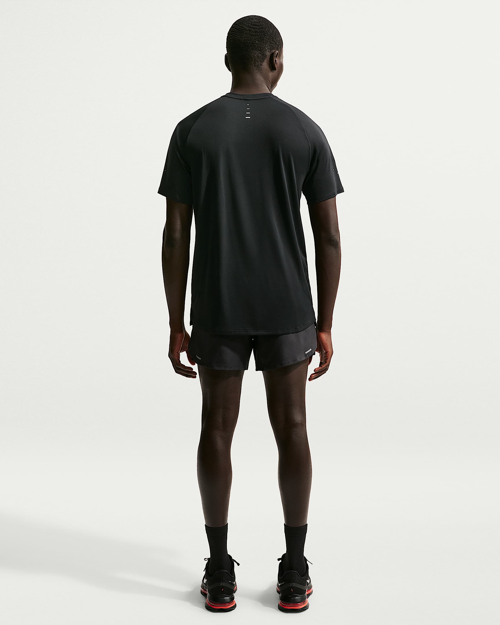 Playera de correr de manga corta Dri-FIT ADV para hombre Nike Stride - Negro