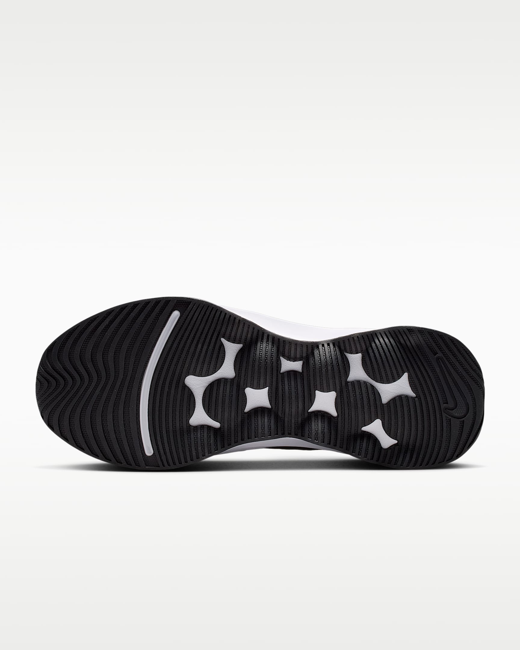 รองเท้าเดินผู้หญิง Nike Motiva 2 - ดำ/Pure Platinum/ขาว