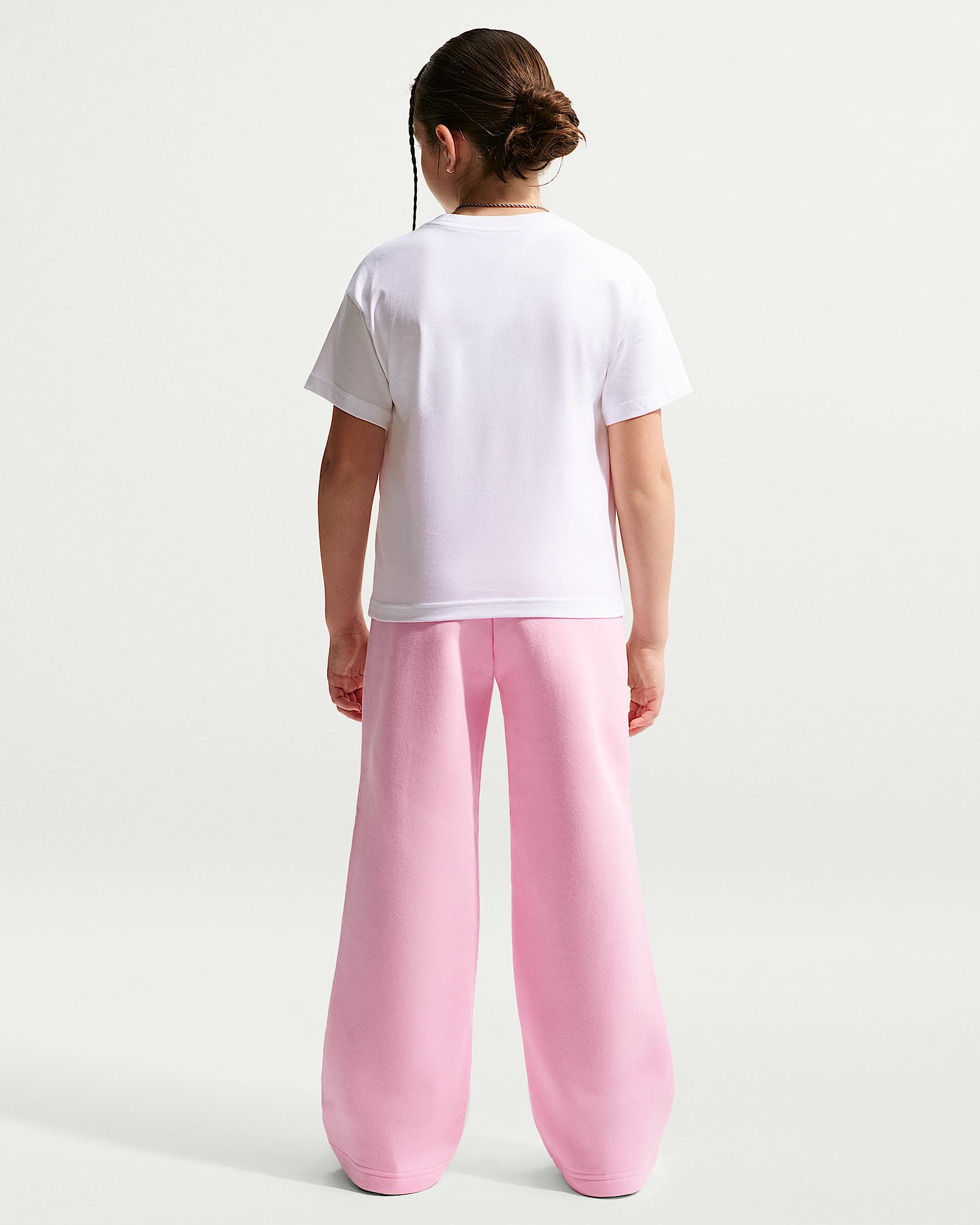 Nike Sportswear Older Kids' (Girls') T-Shirt - White