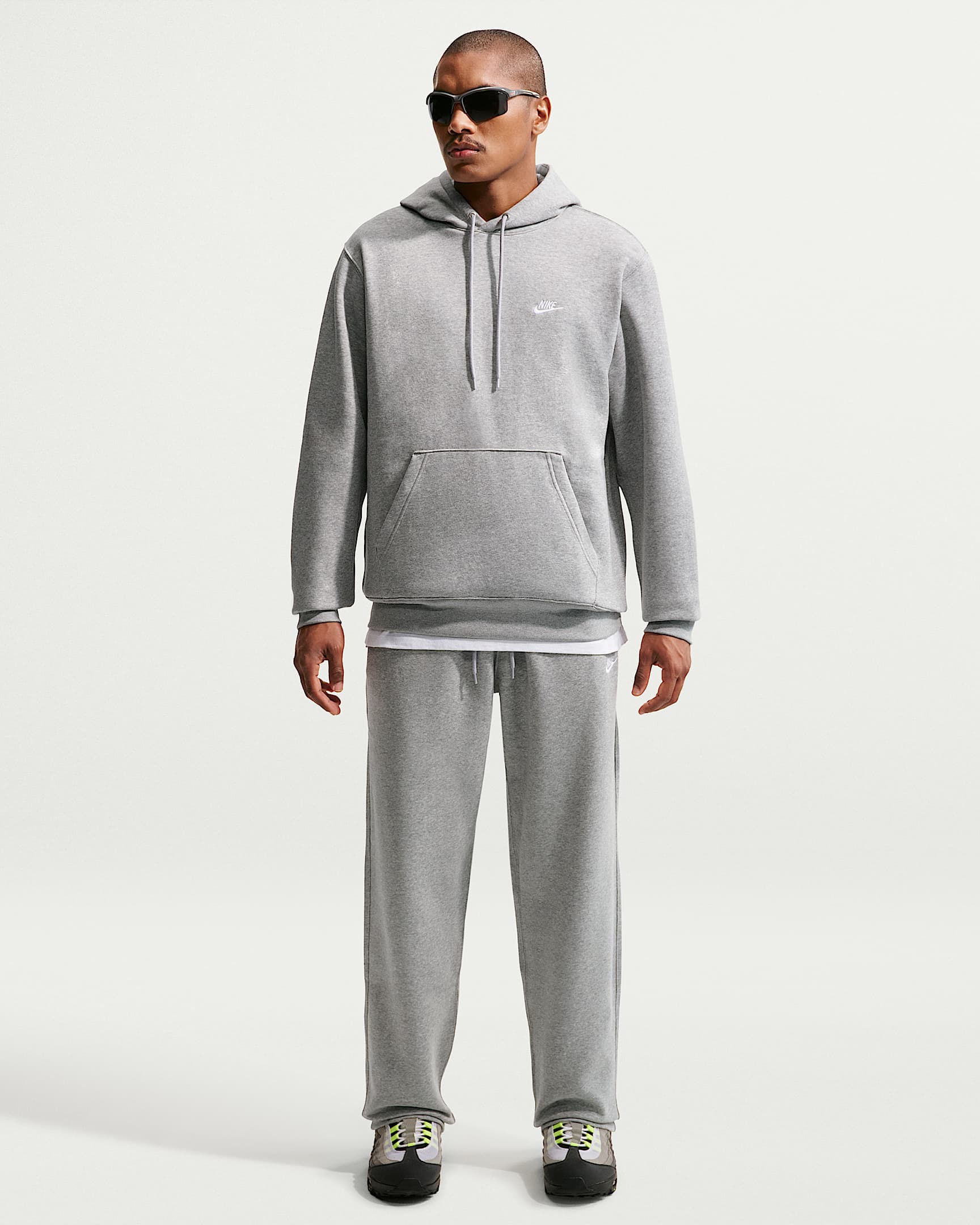 Nike Club fleecehettegenser til herre - Dark Grey Heather/Light Smoke Grey/Hvit