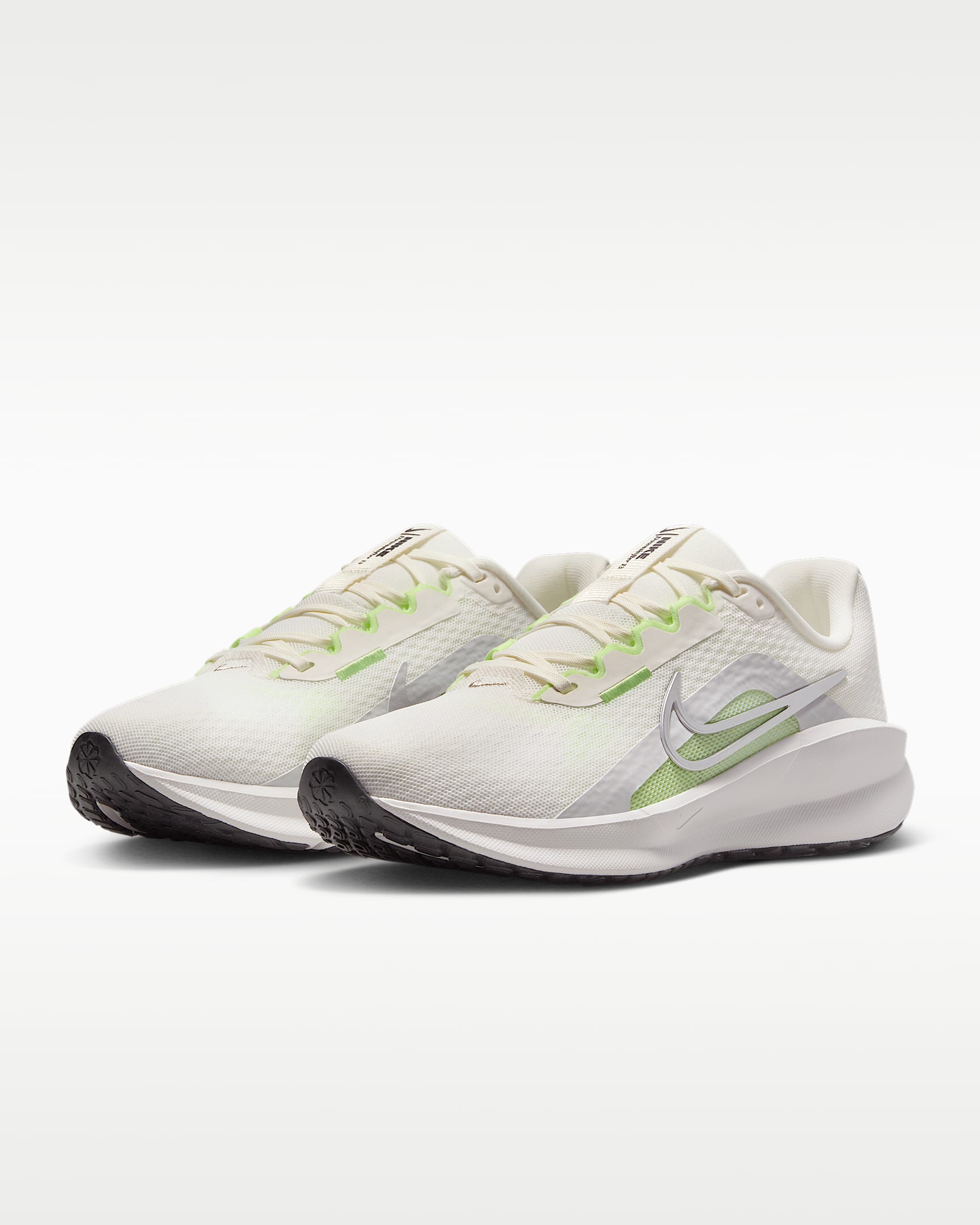 Tenis de correr en pavimento para mujer Nike Downshifter 13 - Vela/Polvo fotón/Blanco cumbre/Plata metalizado