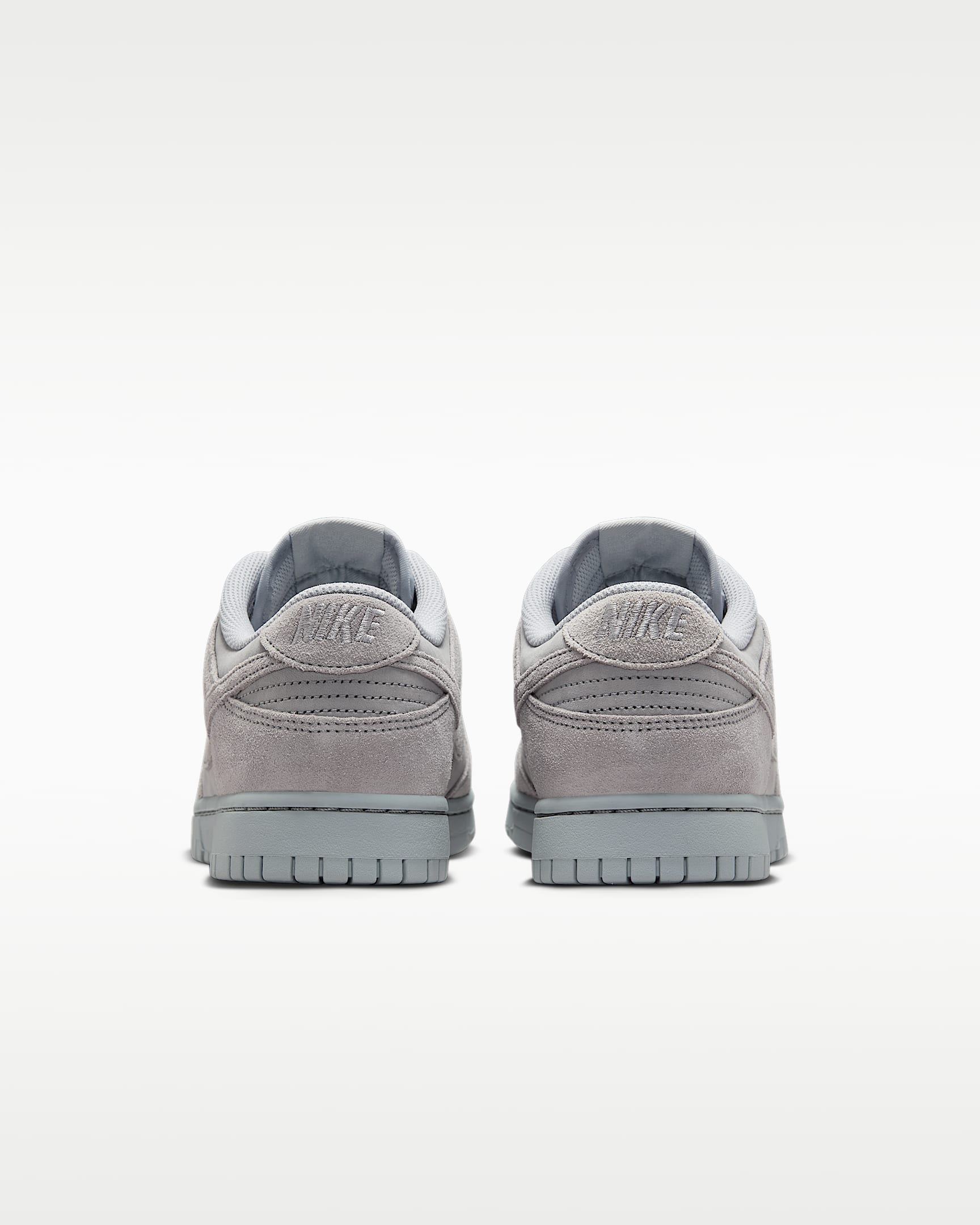 Nike Dunk Low Retro SE Men's Shoes - Wolf Grey/Wolf Grey