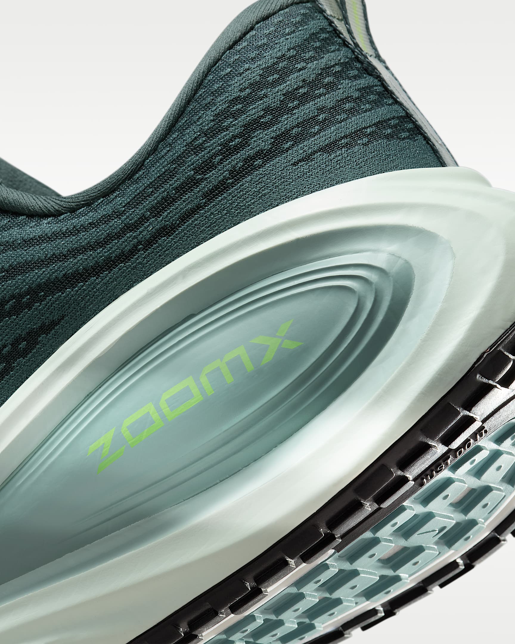 Ανδρικά παπούτσια για τρέξιμο σε δρόμο Nike Vomero Plus - Seaweed/Cannon/Green Haze/Volt