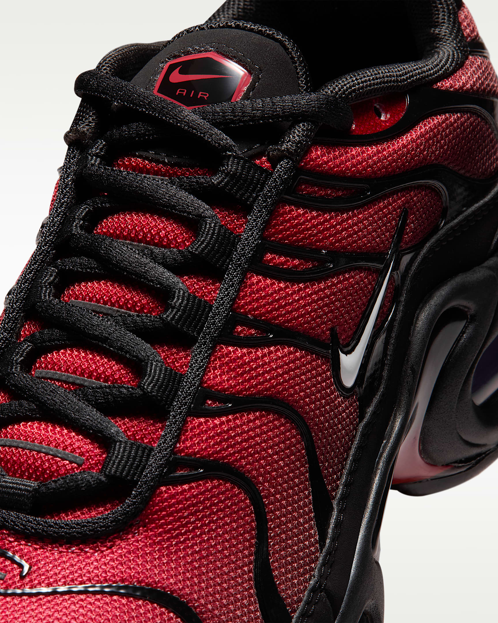 Chaussure Nike Air Max Plus pour ado - Tough Red/Noir/Mystic Dates/Grey Fog
