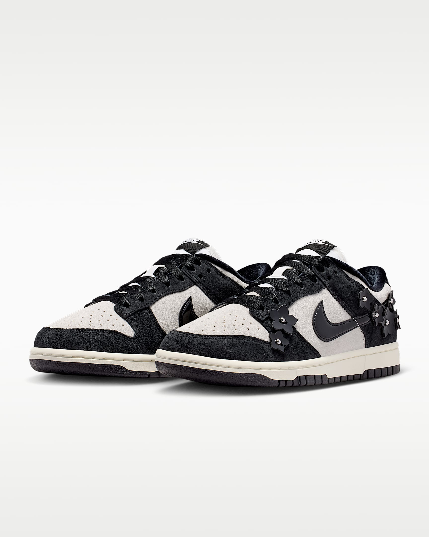 Nike Dunk Low SE "Florette" Women's Shoes - Black/Sail/Black
