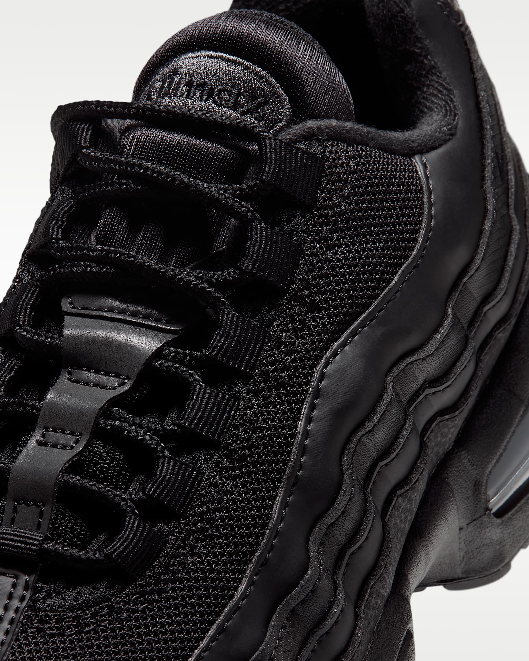 Nike Air Max 95 Essential Older Kids' Shoes - Black/Black/Anthracite/Black
