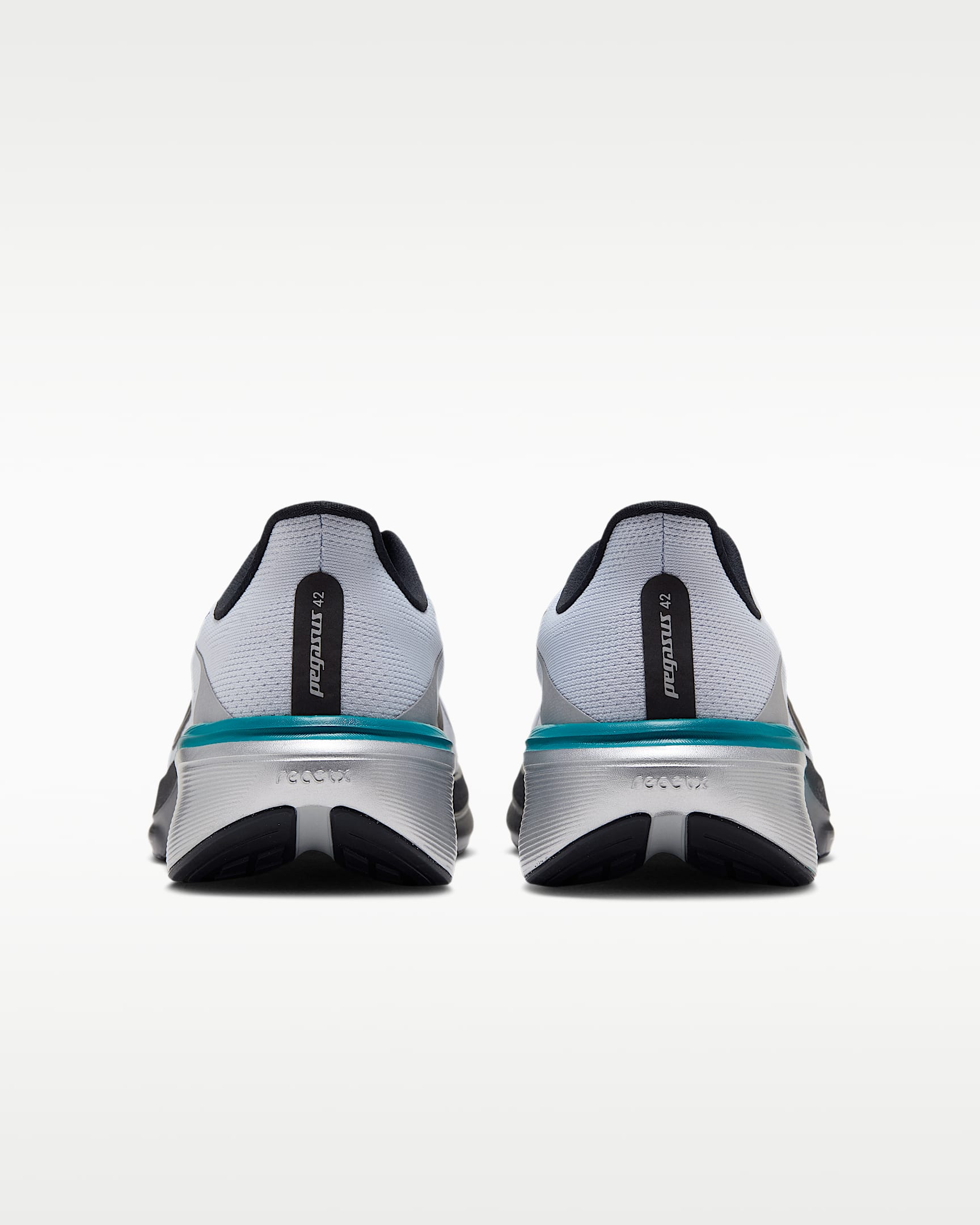 Nike Pegasus 42 Straßenlaufschuh für Herren - Football Grey/Bright Spruce/Metallic Silver/Schwarz