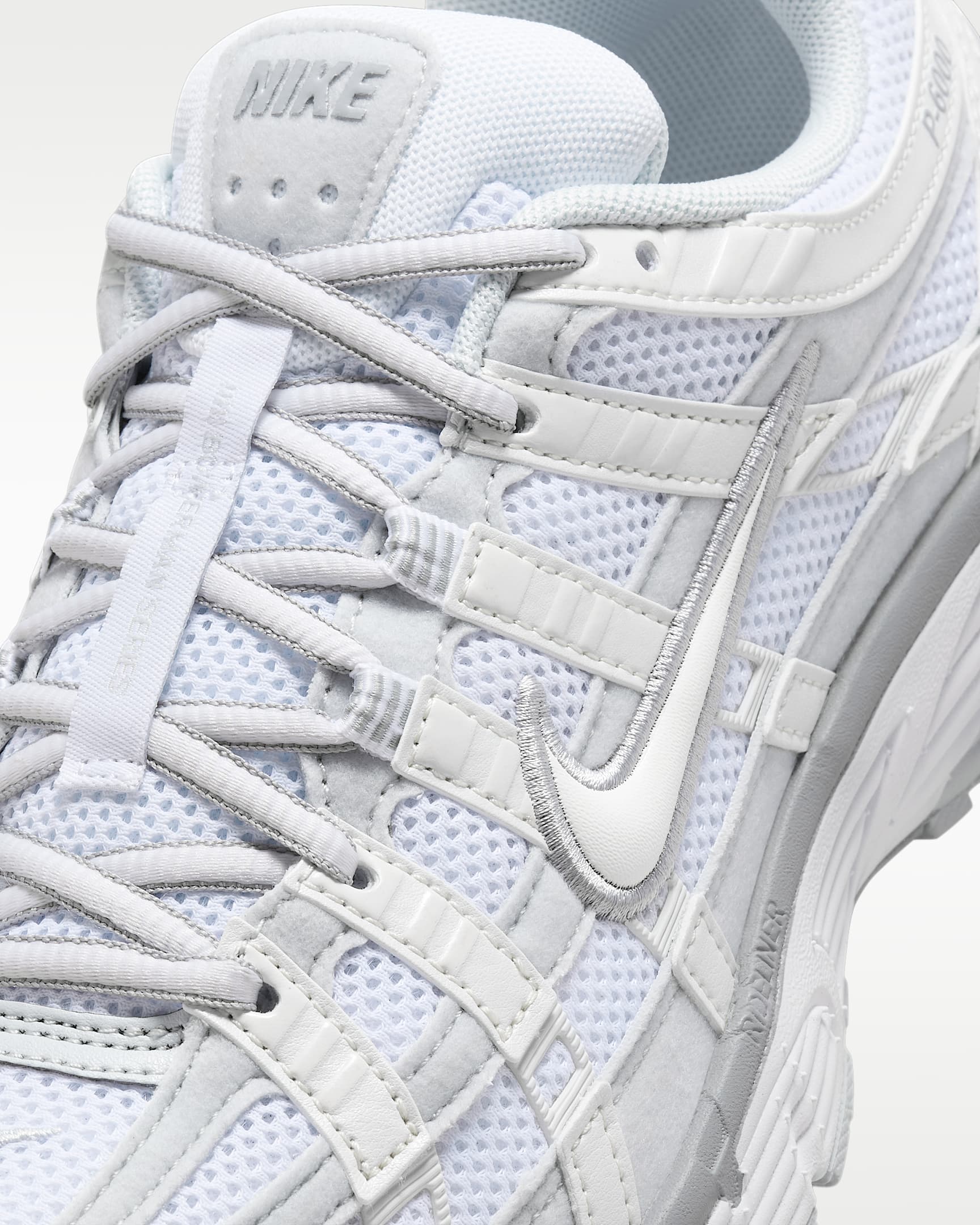 Nike P-6000 Schuh (Damen) - Metallic Summit White/Pure Platinum/Wolf Grey/Weiß