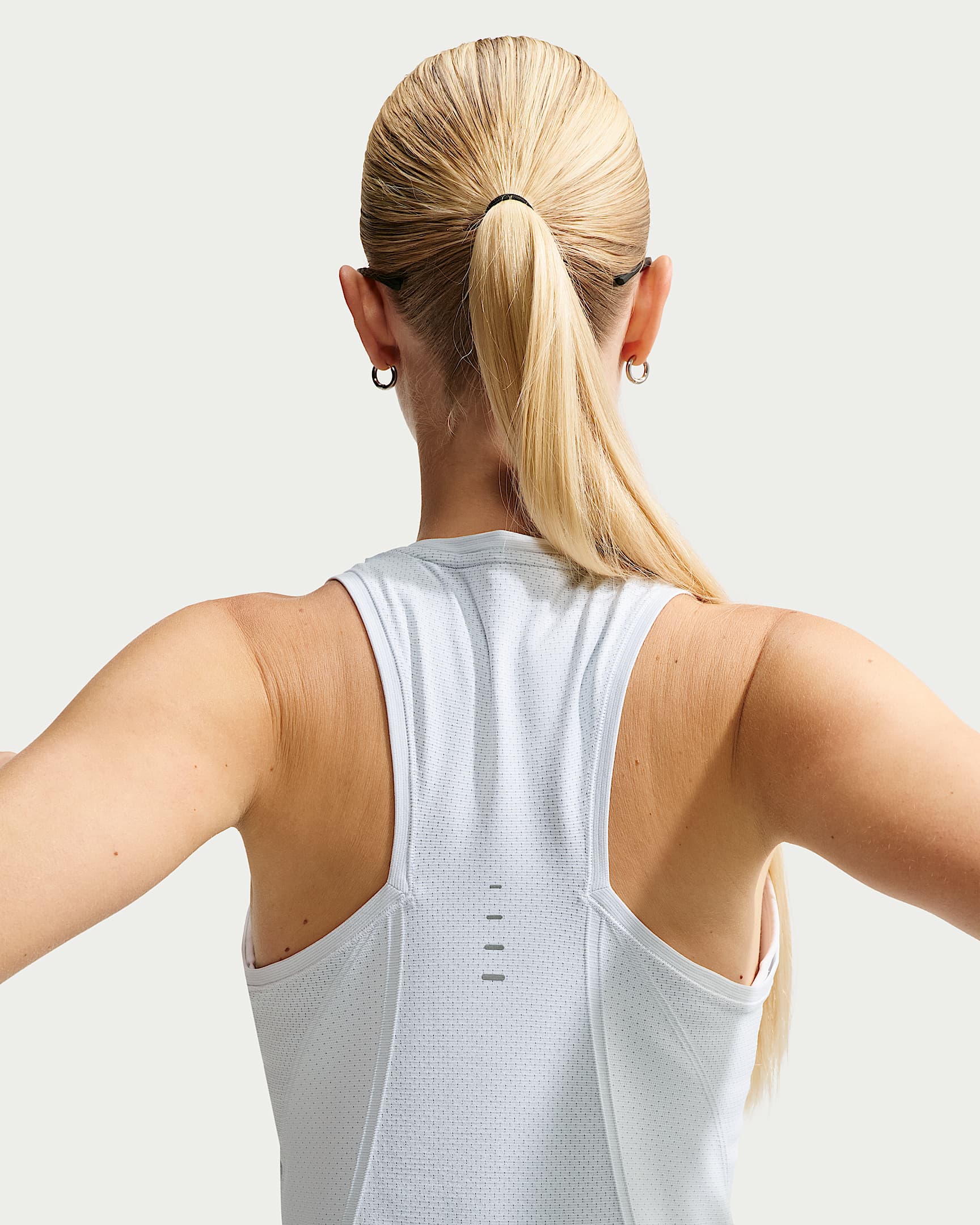 Camiseta de tirantes de correr Dri-FIT sin costuras para mujer Nike Swift - Blanco/Gris azulado
