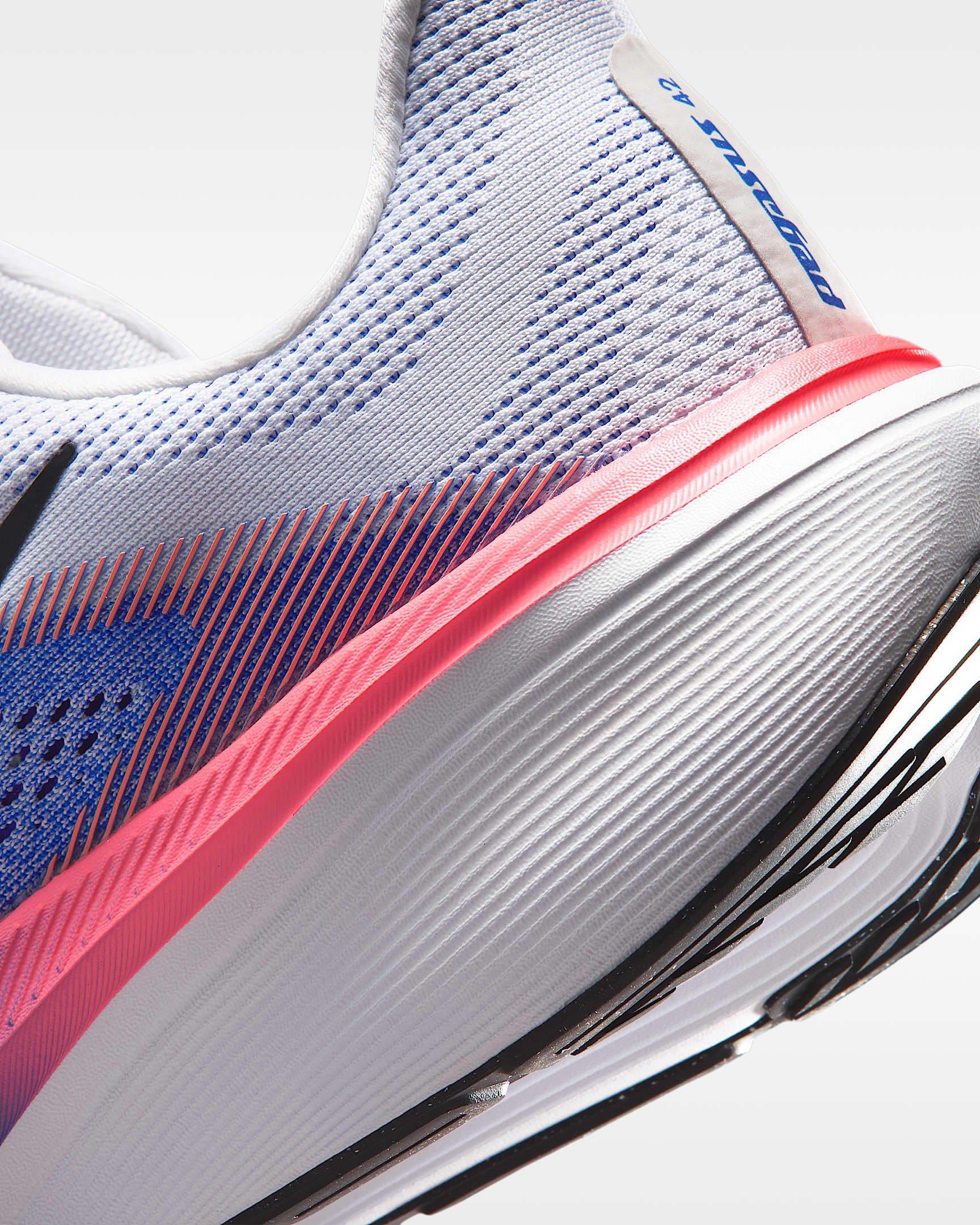 Nike Pegasus 42 Straßenlaufschuh (Herren) - Weiß/Racer Blue/Atomic Pink/Schwarz