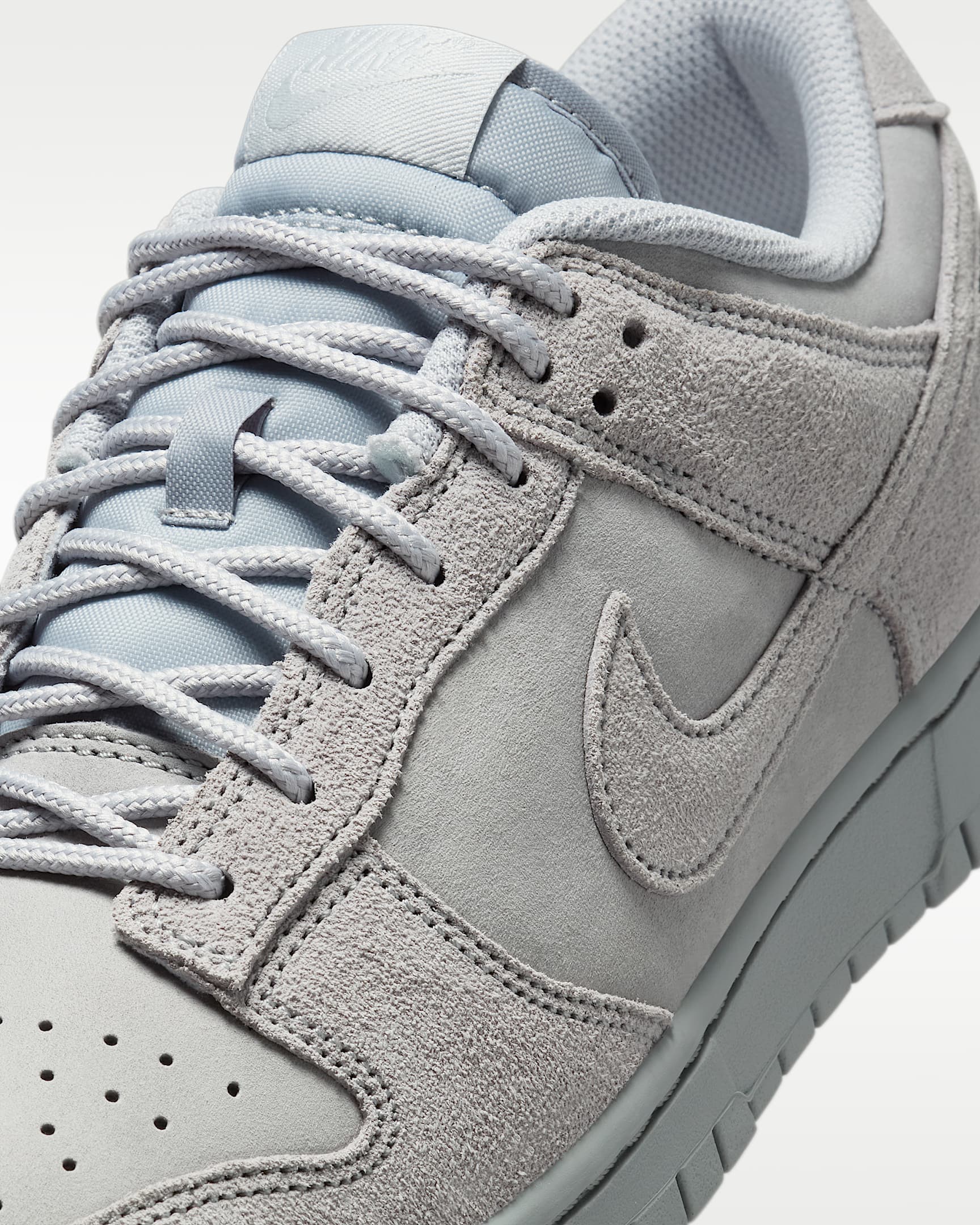Nike Dunk Low Retro SE Men's Shoes - Wolf Grey/Wolf Grey
