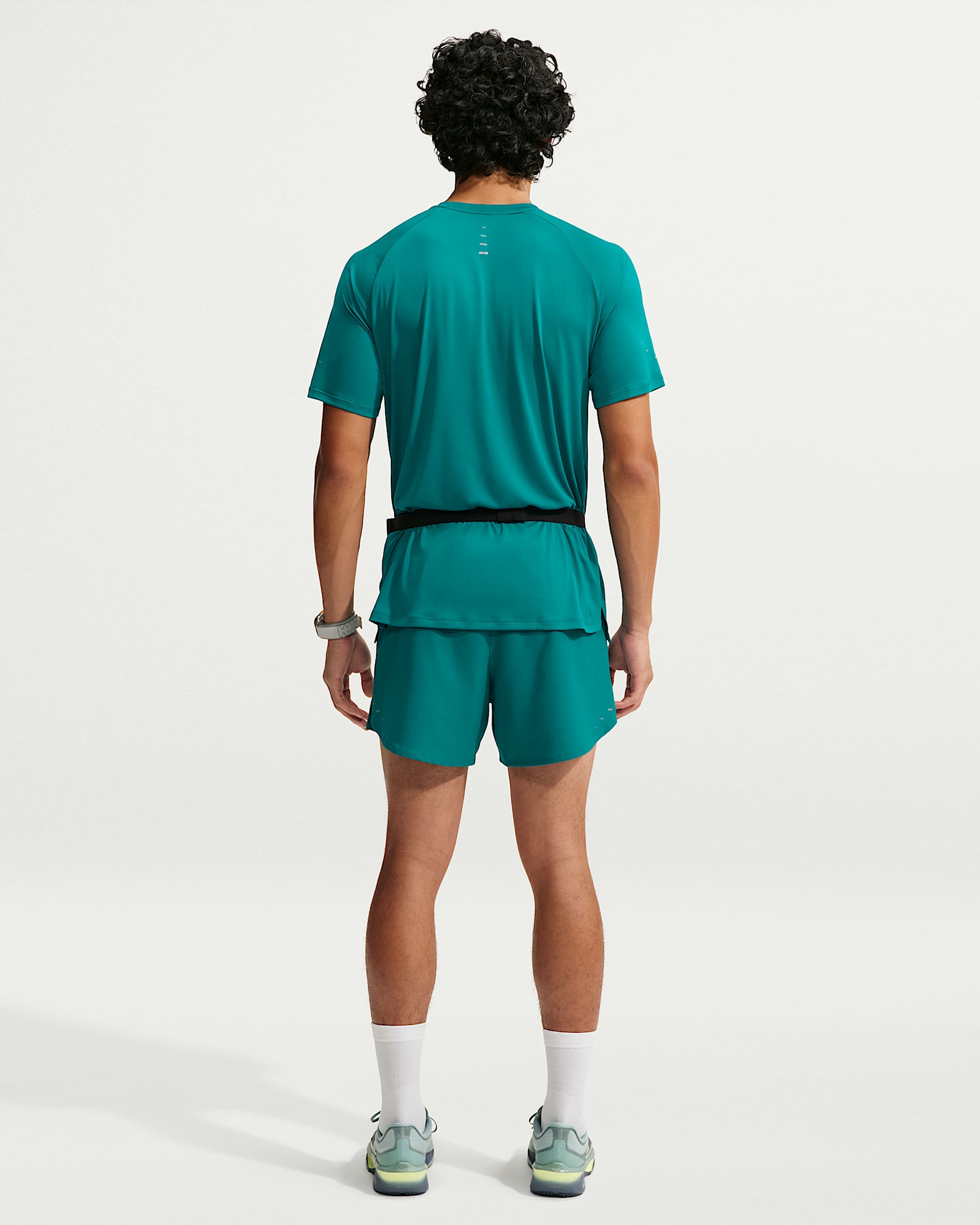 Playera de correr de manga corta Dri-FIT ADV para hombre Nike Stride - Abeto brillante