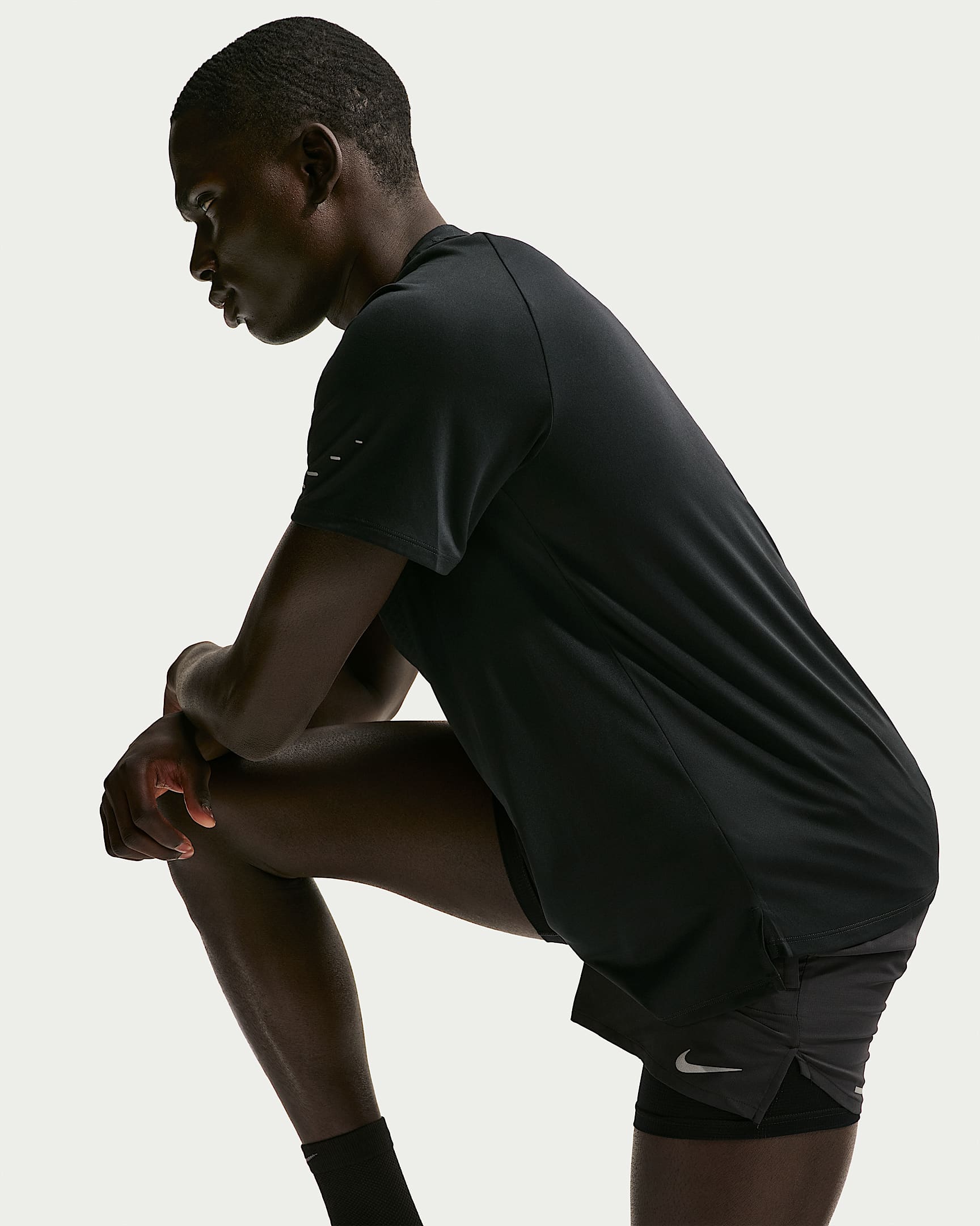 Playera de correr de manga corta Dri-FIT ADV para hombre Nike Stride - Negro