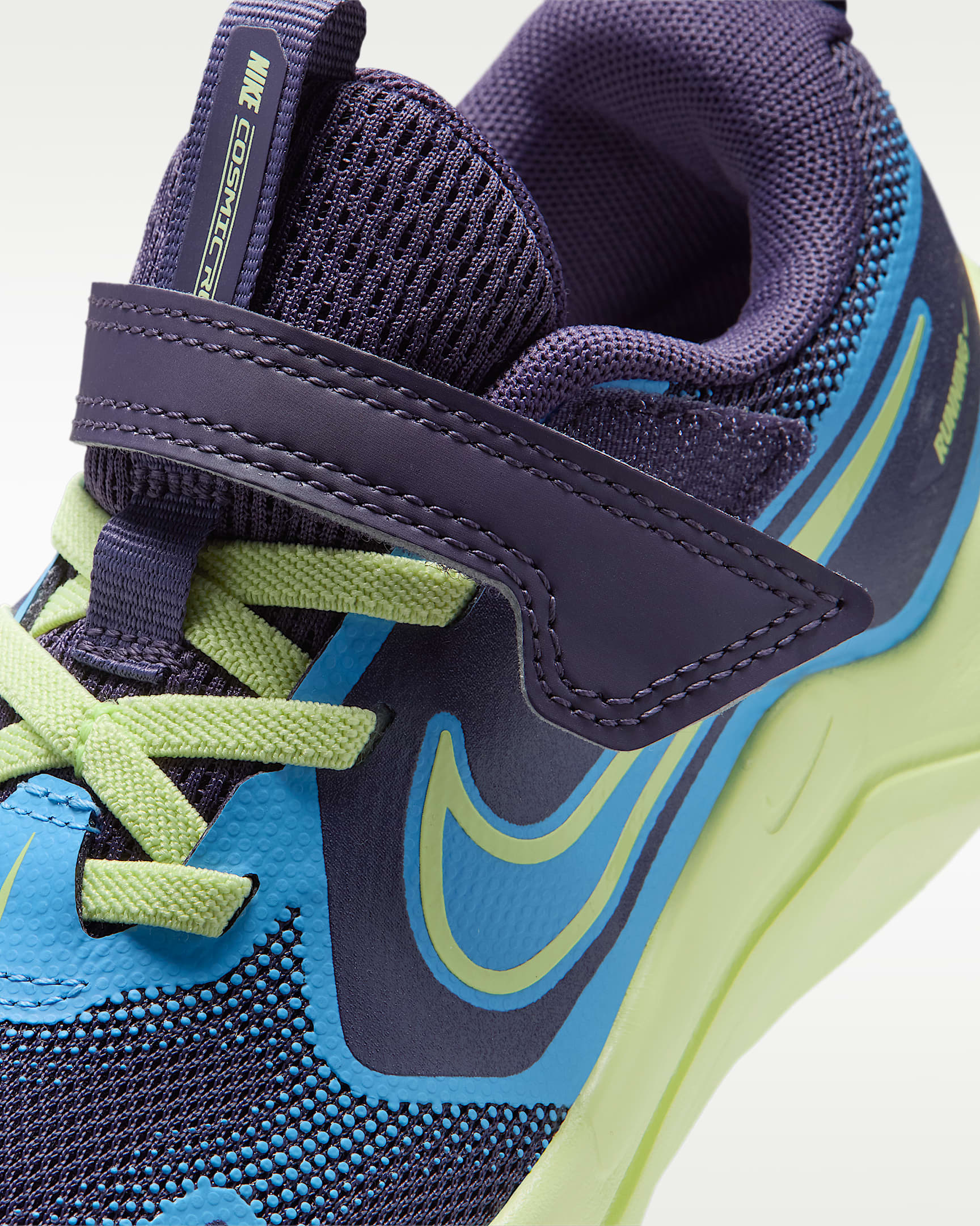 Nike Cosmic Runner cipő kisgyerekeknek - Dark Raisin/University Blue/Fehér/Light Liquid Lime