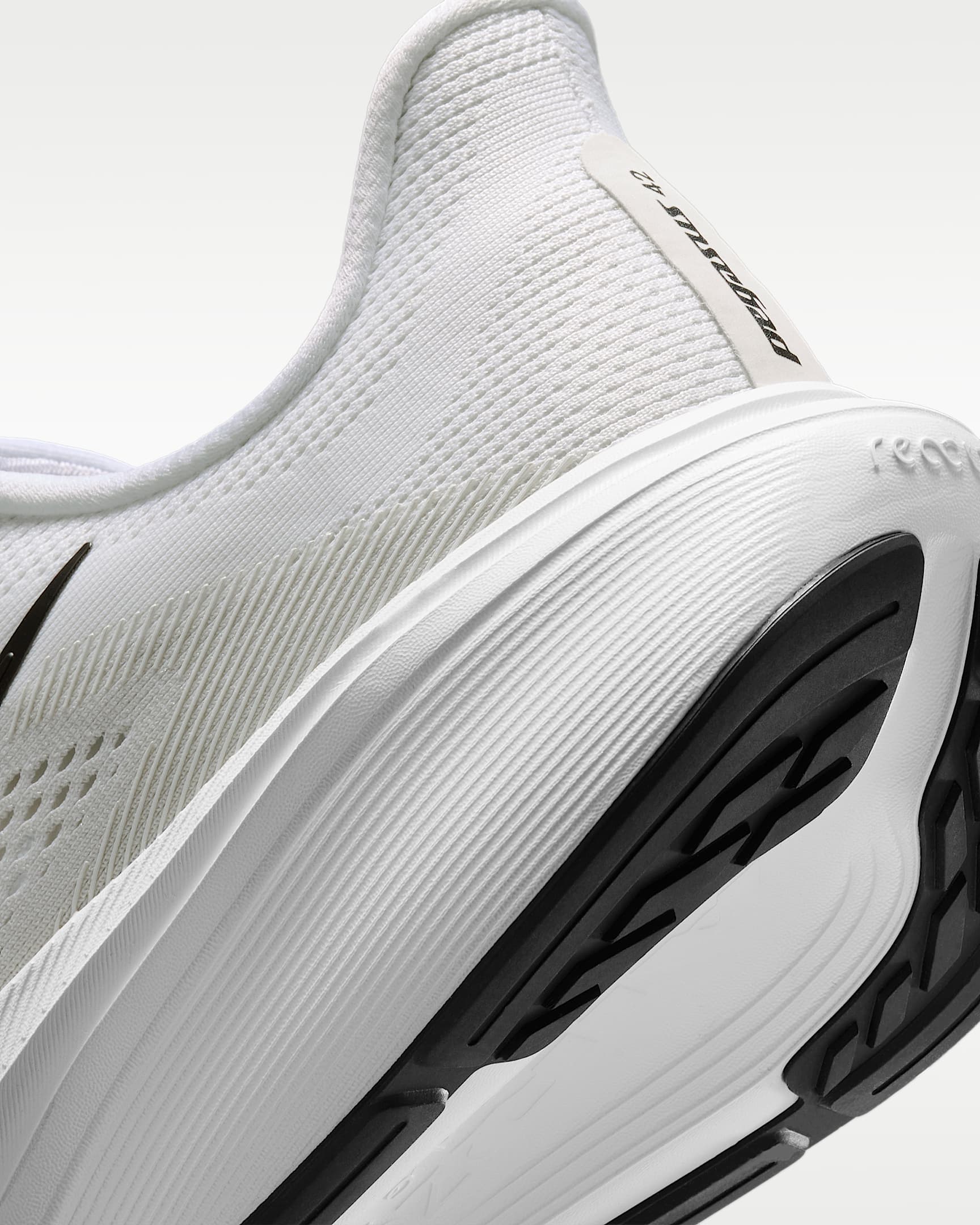 Nike Pegasus 42 Straßenlaufschuh (Herren) - Weiß/Photon Dust/Schwarz