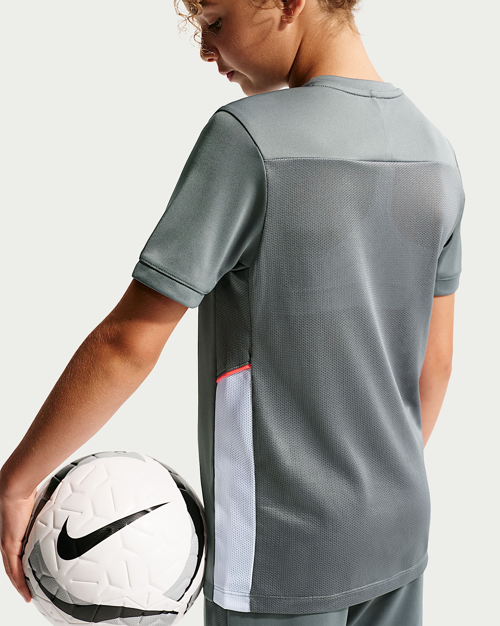 Nike Academy Dri-FIT Fußballoberteil (ältere Kinder) - Smoke Grey/Weiß/Hot Punch/Hot Punch