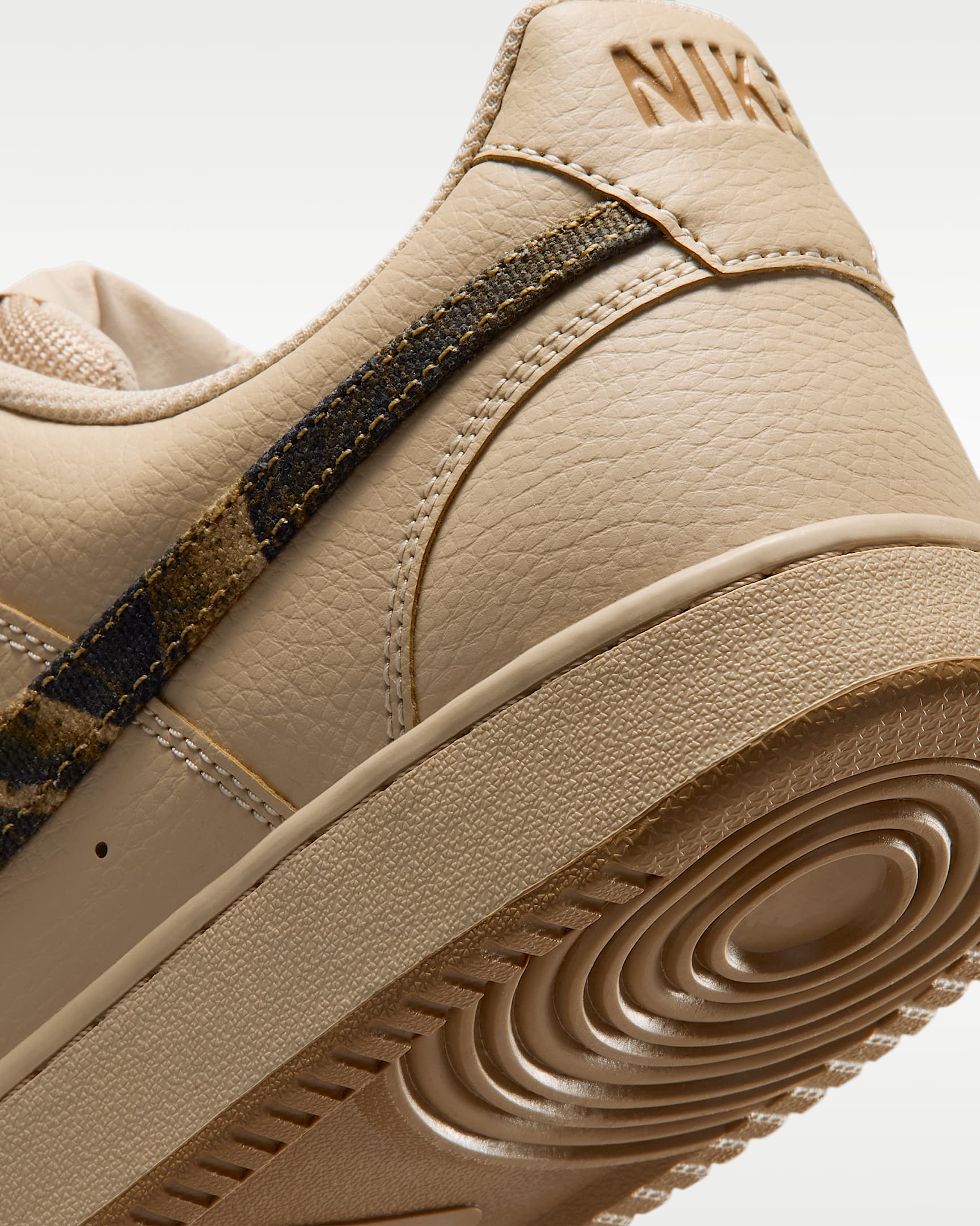 Chaussure Nike Court Vision SE pour homme - Rattan/Rocky Tan/Mink Brown