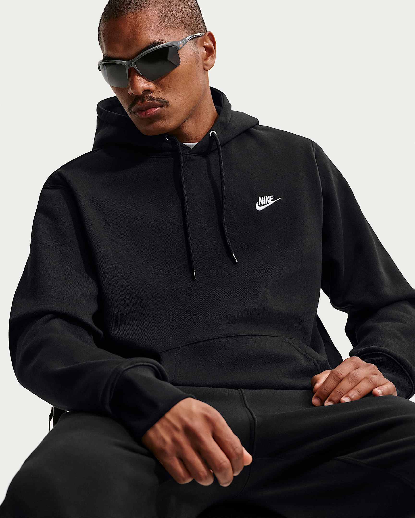 Nike Club Fleece Erkek Kapüşonlu Sweatshirt'ü - Siyah/Siyah/Beyaz