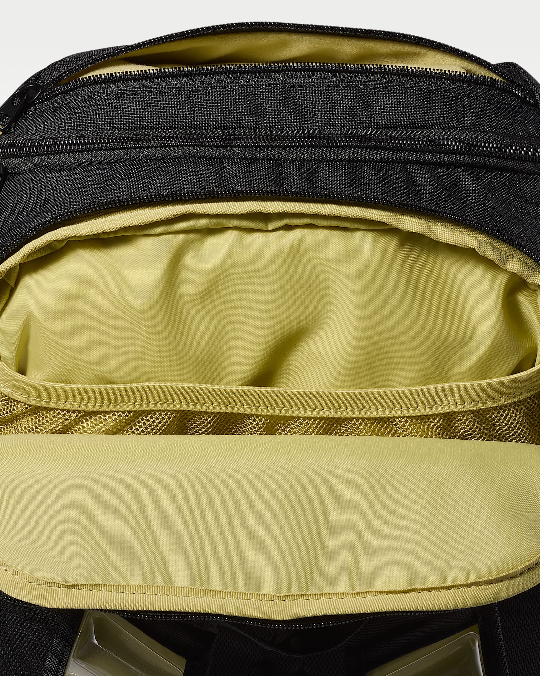 Mochila (32 L) Nike Varsity Elite - Negro/Negro/Oro metalizado