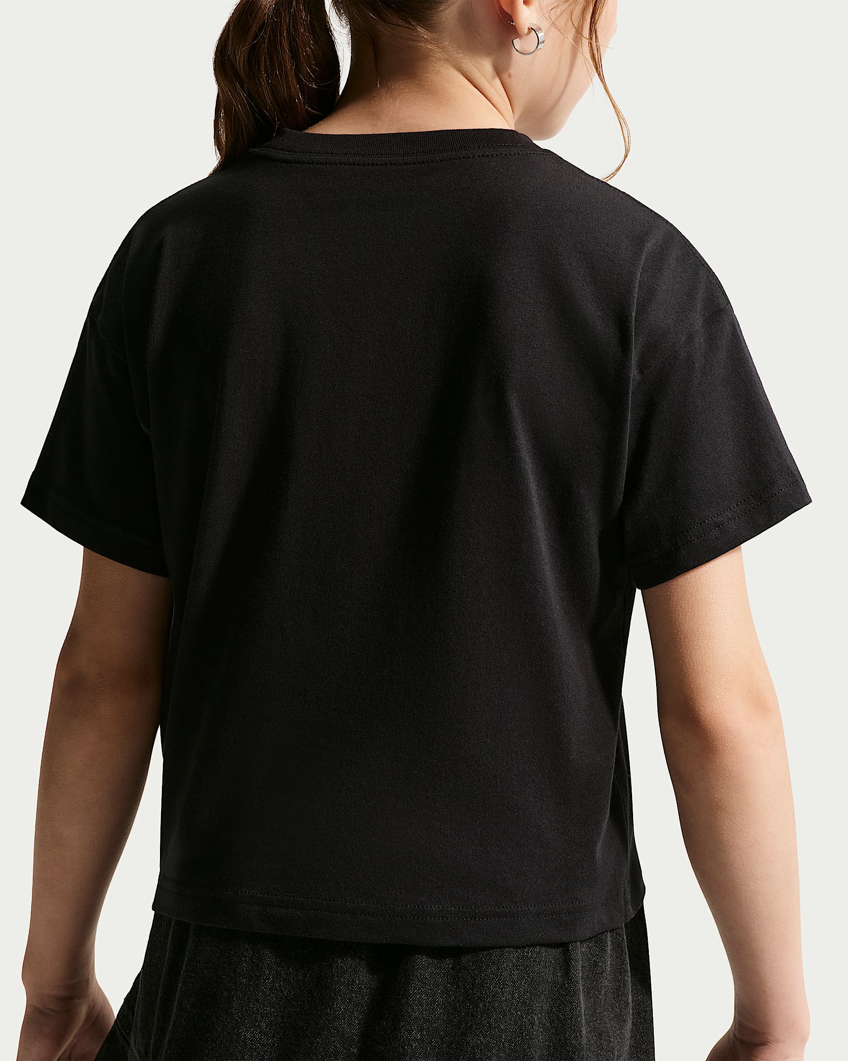 Nike Sportswear Older Kids' (Girls') T-Shirt - Black