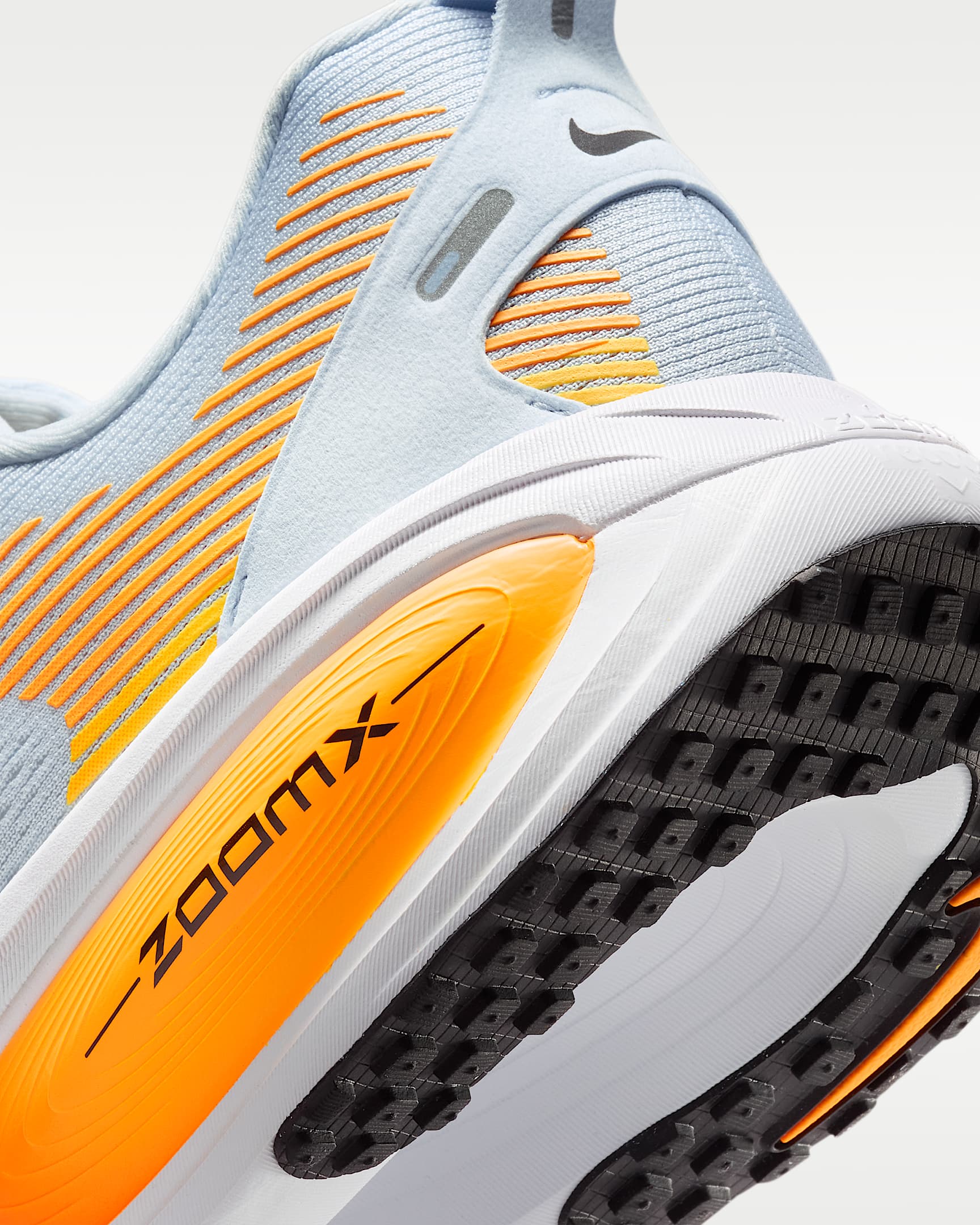 Nike Vomero 18 Men's Road Running Shoes (Wide) - Hydrogen Blue/Laser Orange/Total Orange/Black