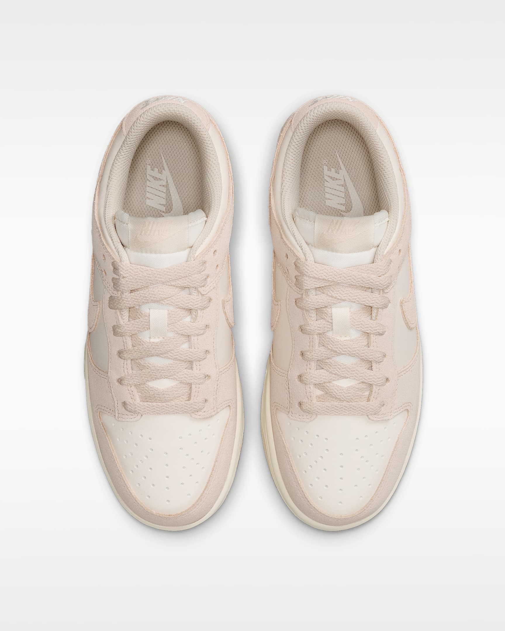 Chaussure Nike Dunk Low Suede pour femme - Pearl White/Pale Ivory/Metallic Silver/Pearl White